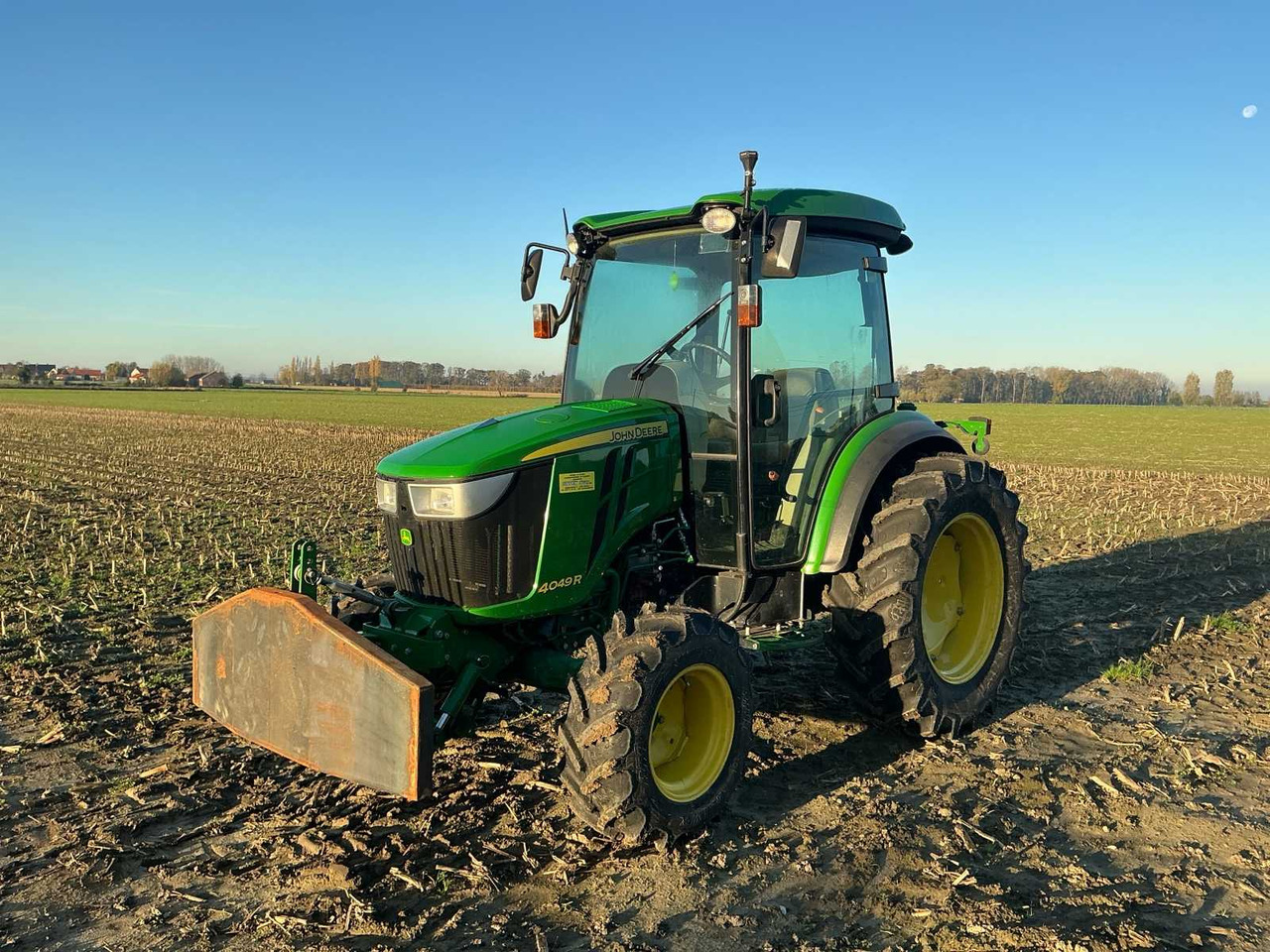 2017 JOHN DEERE 4049R FARM TRACTOR - 拖拉机:图1 2017 JOHN DEERE 4049R FARM TRACTOR - 拖拉机:图1