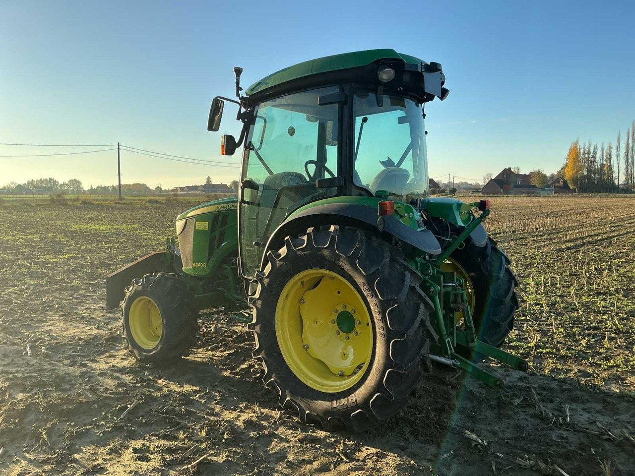 2017 JOHN DEERE 4049R FARM TRACTOR - 拖拉机:图3 2017 JOHN DEERE 4049R FARM TRACTOR - 拖拉机:图3