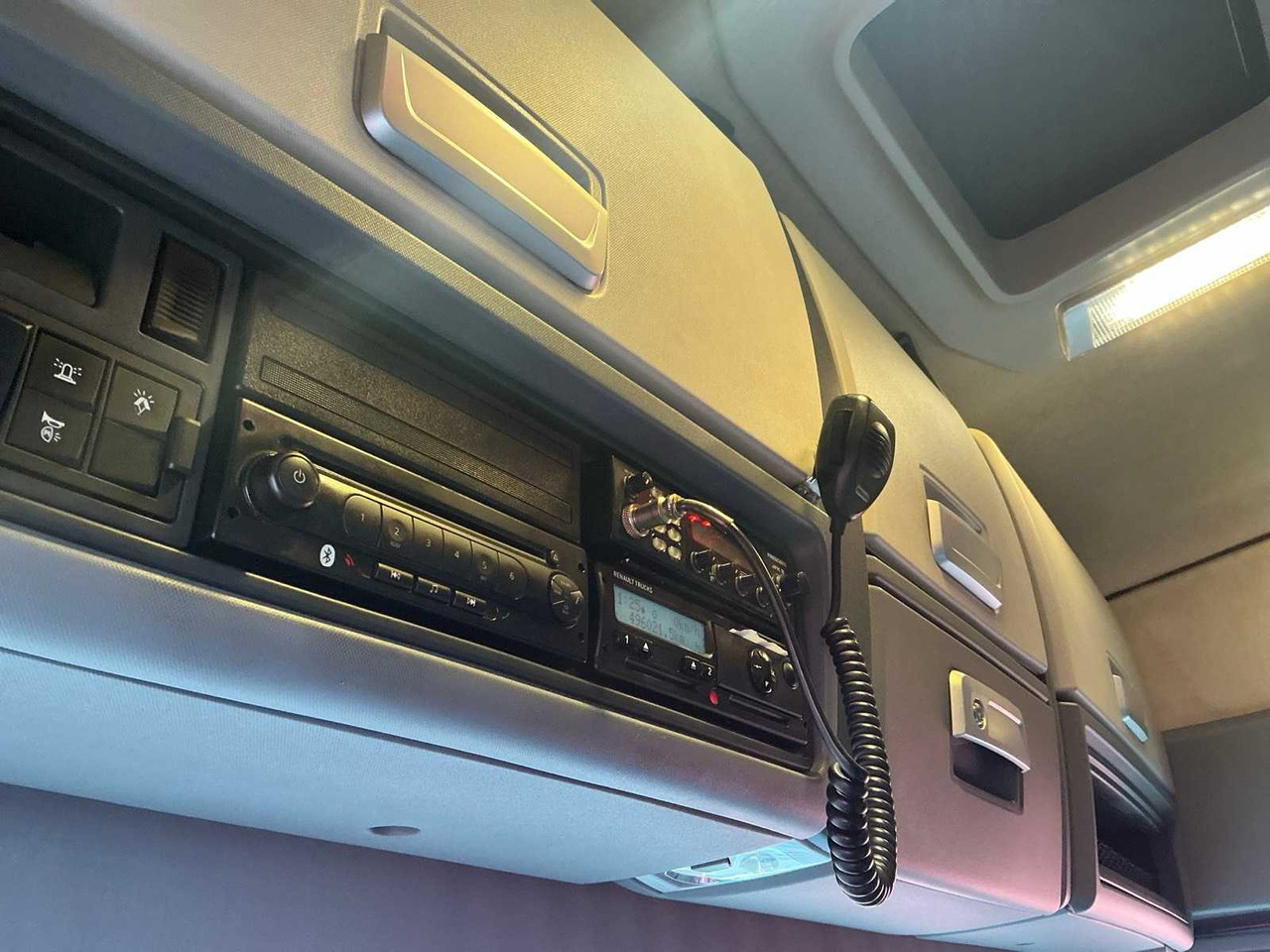 卡车 2017 RENAULT T480 COMFORT THD001 HIGH EDITION TRACTOR RENAULT T480 COMFORT:图25 卡车 2017 RENAULT T480 COMFORT THD001 HIGH EDITION TRACTOR RENAULT T480 COMFORT:图25