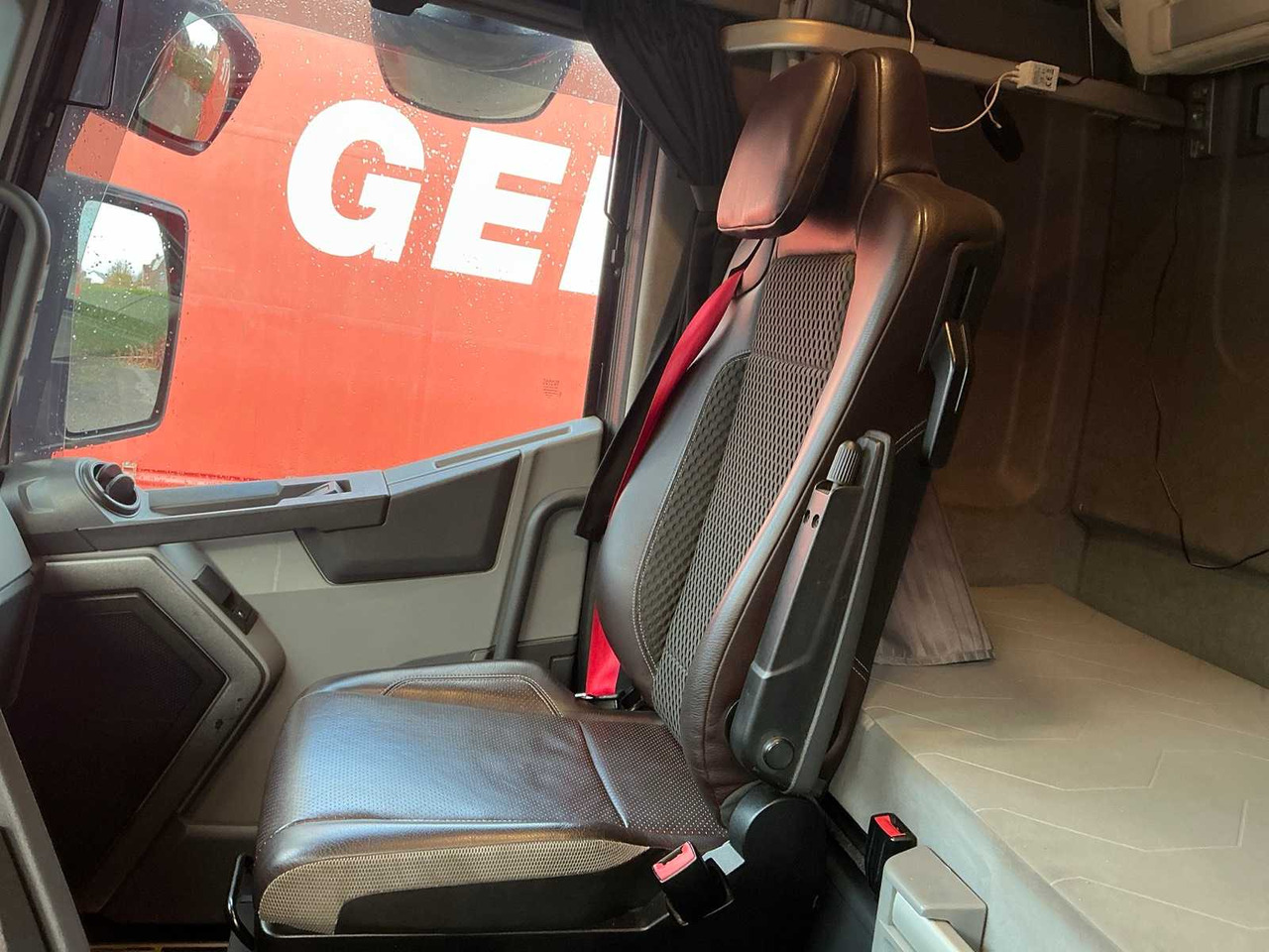 卡车 2017 RENAULT T480 COMFORT THD001 HIGH EDITION TRACTOR RENAULT T480 COMFORT:图22 卡车 2017 RENAULT T480 COMFORT THD001 HIGH EDITION TRACTOR RENAULT T480 COMFORT:图22