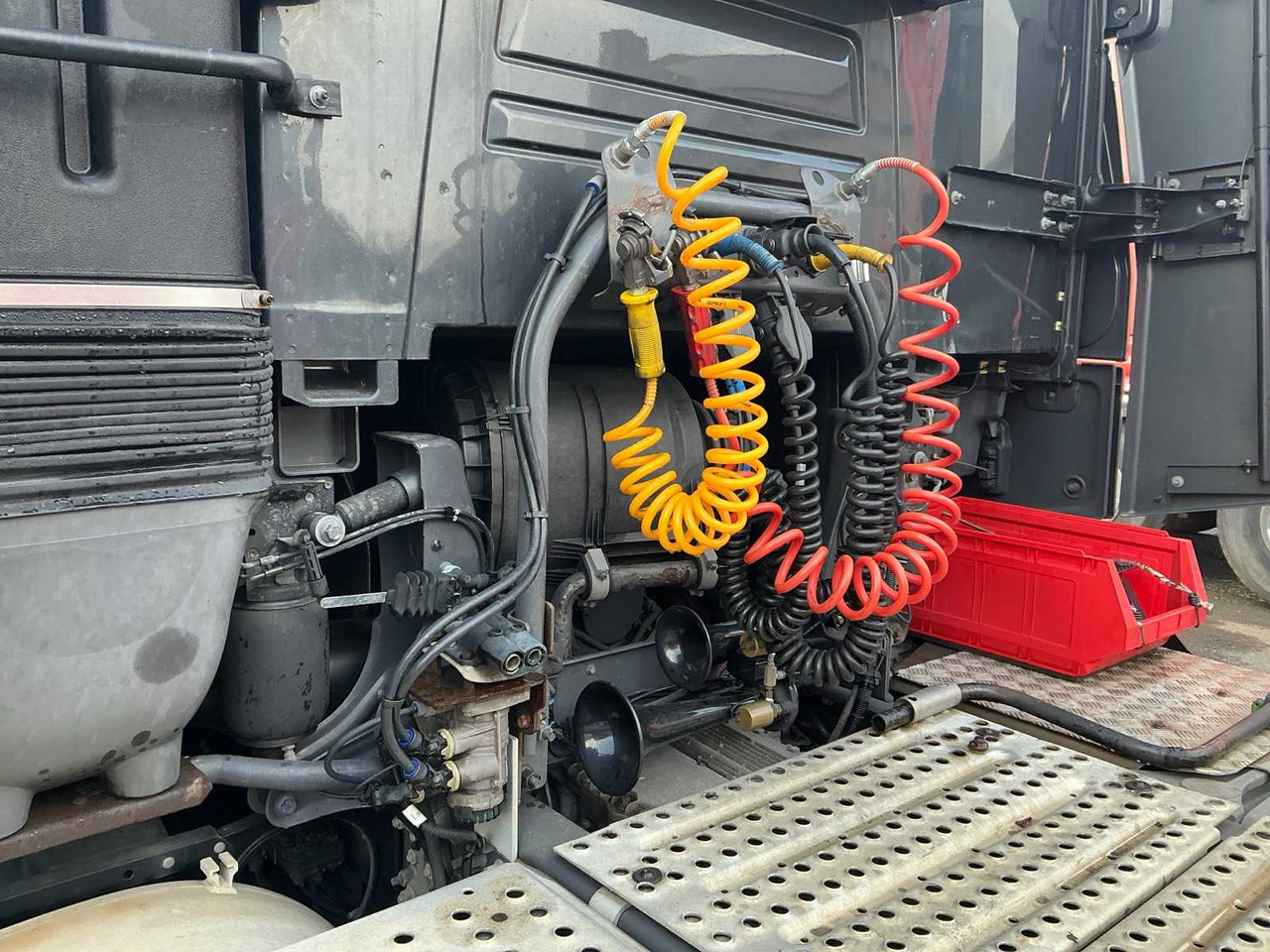 卡车 2017 RENAULT T480 COMFORT THD001 HIGH EDITION TRACTOR RENAULT T480 COMFORT:图9 卡车 2017 RENAULT T480 COMFORT THD001 HIGH EDITION TRACTOR RENAULT T480 COMFORT:图9