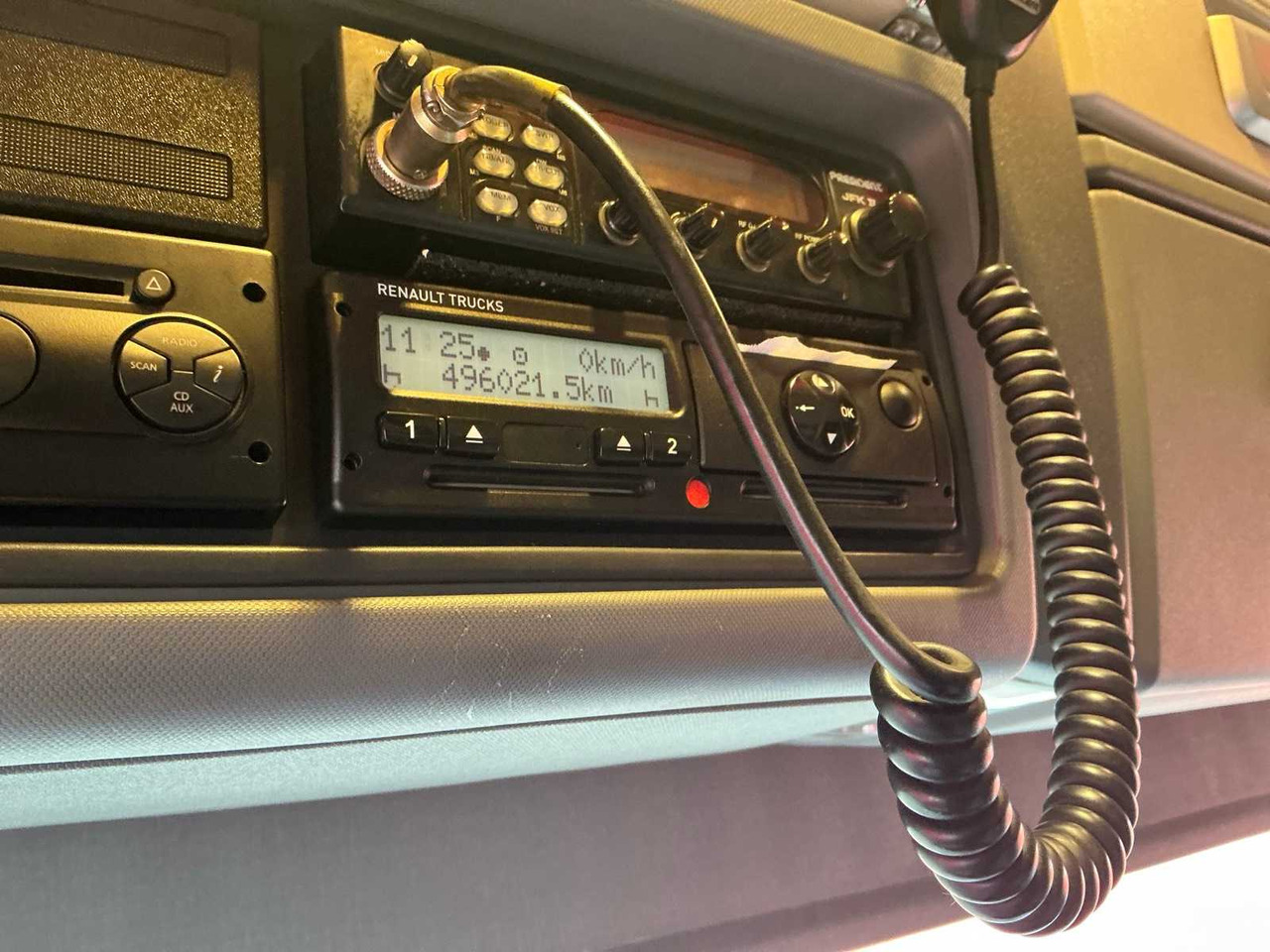 卡车 2017 RENAULT T480 COMFORT THD001 HIGH EDITION TRACTOR RENAULT T480 COMFORT:图24 卡车 2017 RENAULT T480 COMFORT THD001 HIGH EDITION TRACTOR RENAULT T480 COMFORT:图24