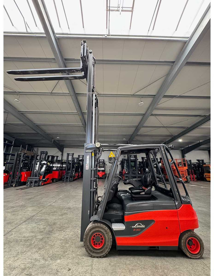 2018 SERVICE + UVV 07/2026 LINDE E30L TRIPLEX 3.+4. - 叉车:图4 2018 SERVICE + UVV 07/2026 LINDE E30L TRIPLEX 3.+4. - 叉车:图4