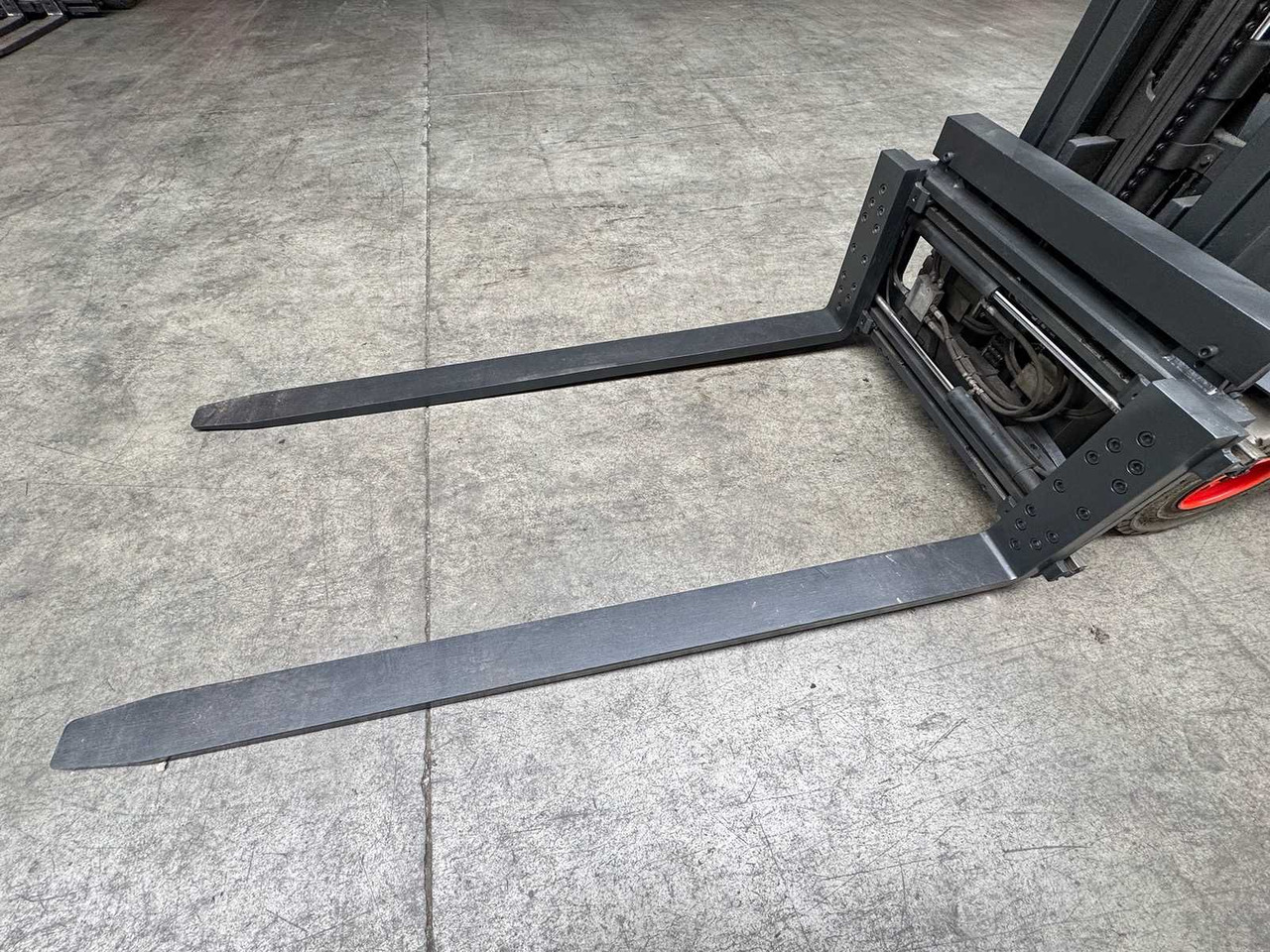 2018 SERVICE + UVV 07/2026 LINDE E30L TRIPLEX 3.+4. - 叉车:图5 2018 SERVICE + UVV 07/2026 LINDE E30L TRIPLEX 3.+4. - 叉车:图5