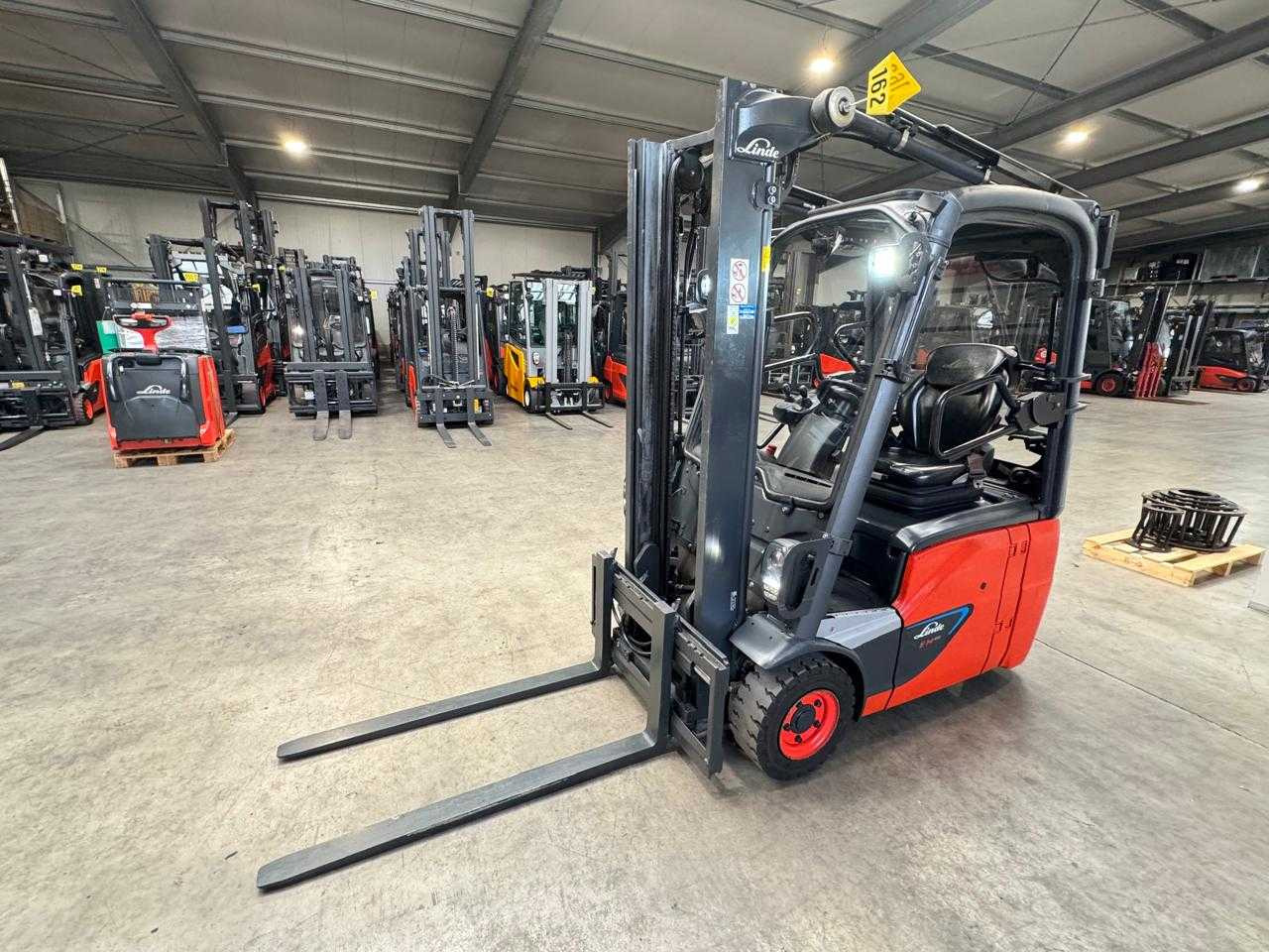 2018 SERVICE+UVV 10/2026 LINDE E14 EVO 1.400KG LITHIUM LI-ION ELECTRIC FORKLIFT - 叉车:图1 2018 SERVICE+UVV 10/2026 LINDE E14 EVO 1.400KG LITHIUM LI-ION ELECTRIC FORKLIFT - 叉车:图1