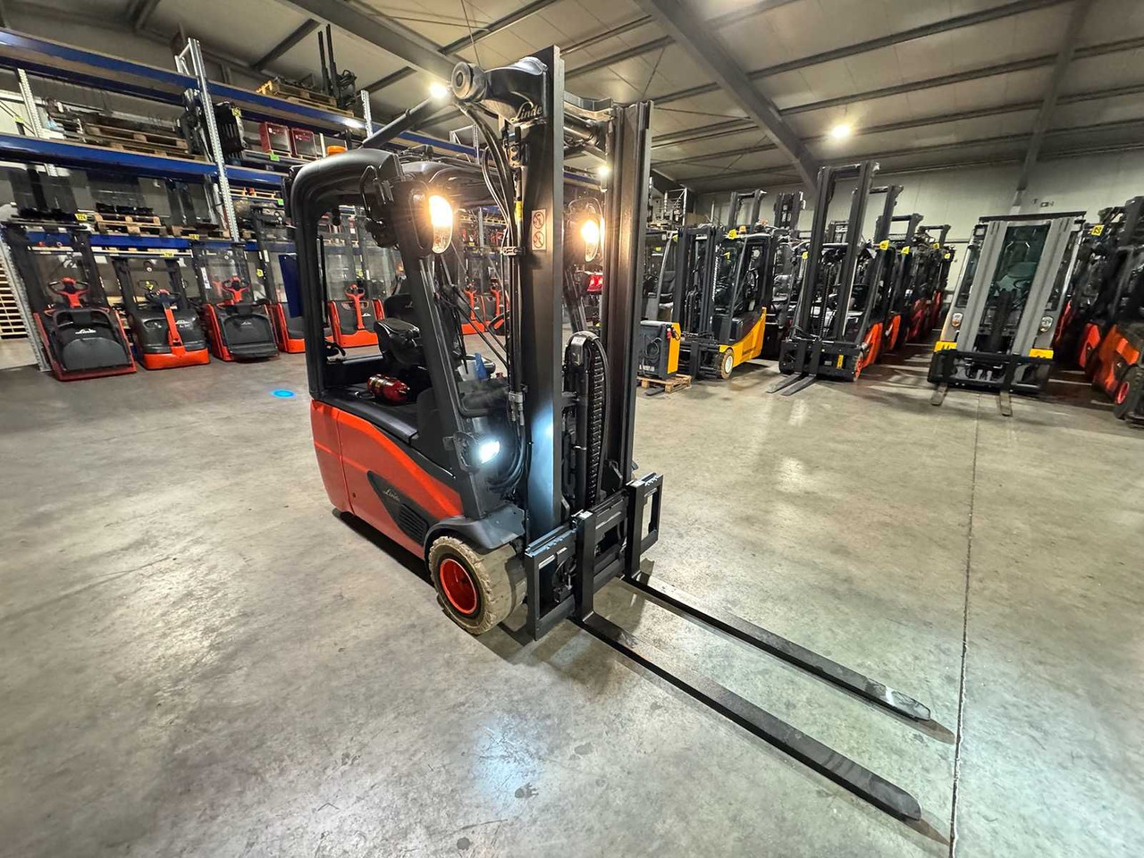 2018 SERVICE+UVV 10/2026 LINDE E18 EVO 1,800KG DUPLEX FREE LIFT ELECTRIC FORKLIFT 4,467 HOURS E20 E16 - 叉车:图2 2018 SERVICE+UVV 10/2026 LINDE E18 EVO 1,800KG DUPLEX FREE LIFT ELECTRIC FORKLIFT 4,467 HOURS E20 E16 - 叉车:图2