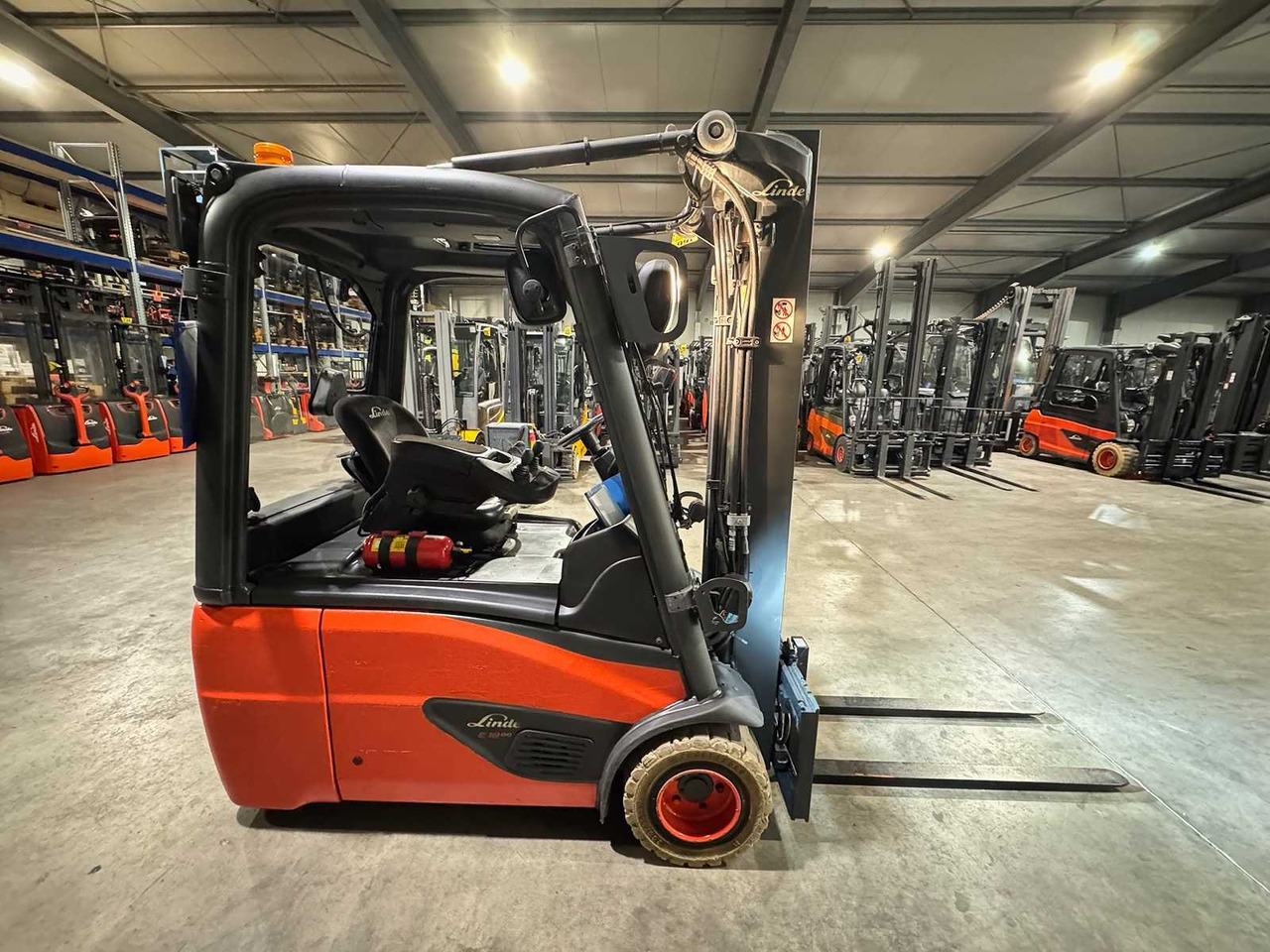 2018 SERVICE+UVV 10/2026 LINDE E18 EVO 1,800KG DUPLEX FREE LIFT ELECTRIC FORKLIFT 4,467 HOURS E20 E16 - 叉车:图3 2018 SERVICE+UVV 10/2026 LINDE E18 EVO 1,800KG DUPLEX FREE LIFT ELECTRIC FORKLIFT 4,467 HOURS E20 E16 - 叉车:图3