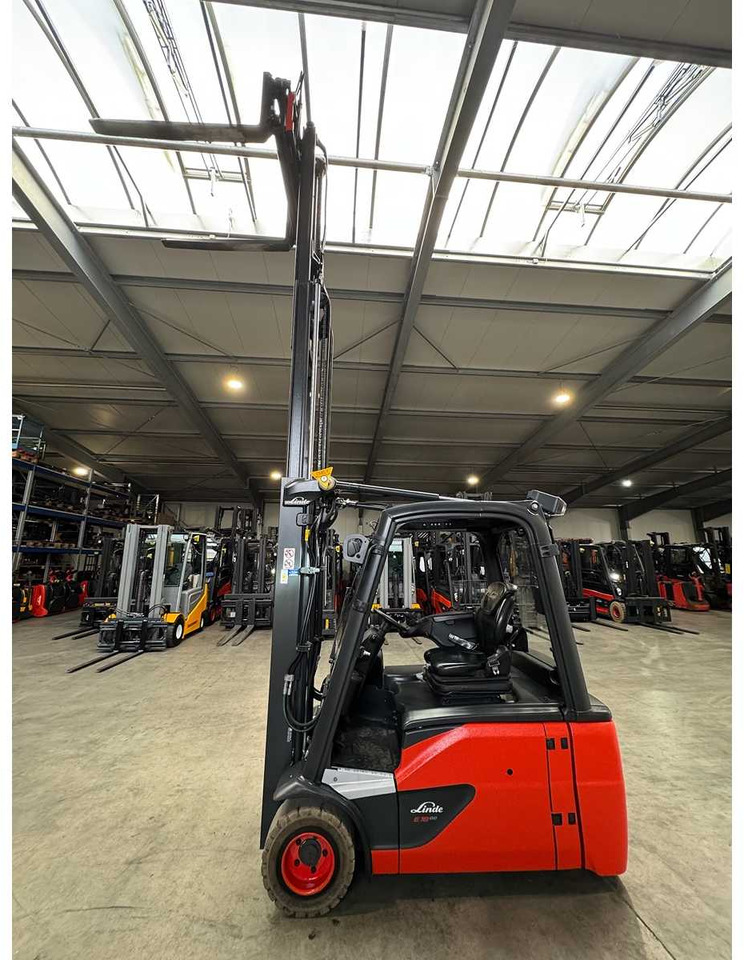 2018 SERVICE+UVV 10/2026 LINDE E18L EVO TRIPLEX 3RD + 4TH VALVE FORK ADJUSTER ELECTRIC FORKLIFT 6,055 HOURS - 叉车:图3 2018 SERVICE+UVV 10/2026 LINDE E18L EVO TRIPLEX 3RD + 4TH VALVE FORK ADJUSTER ELECTRIC FORKLIFT 6,055 HOURS - 叉车:图3
