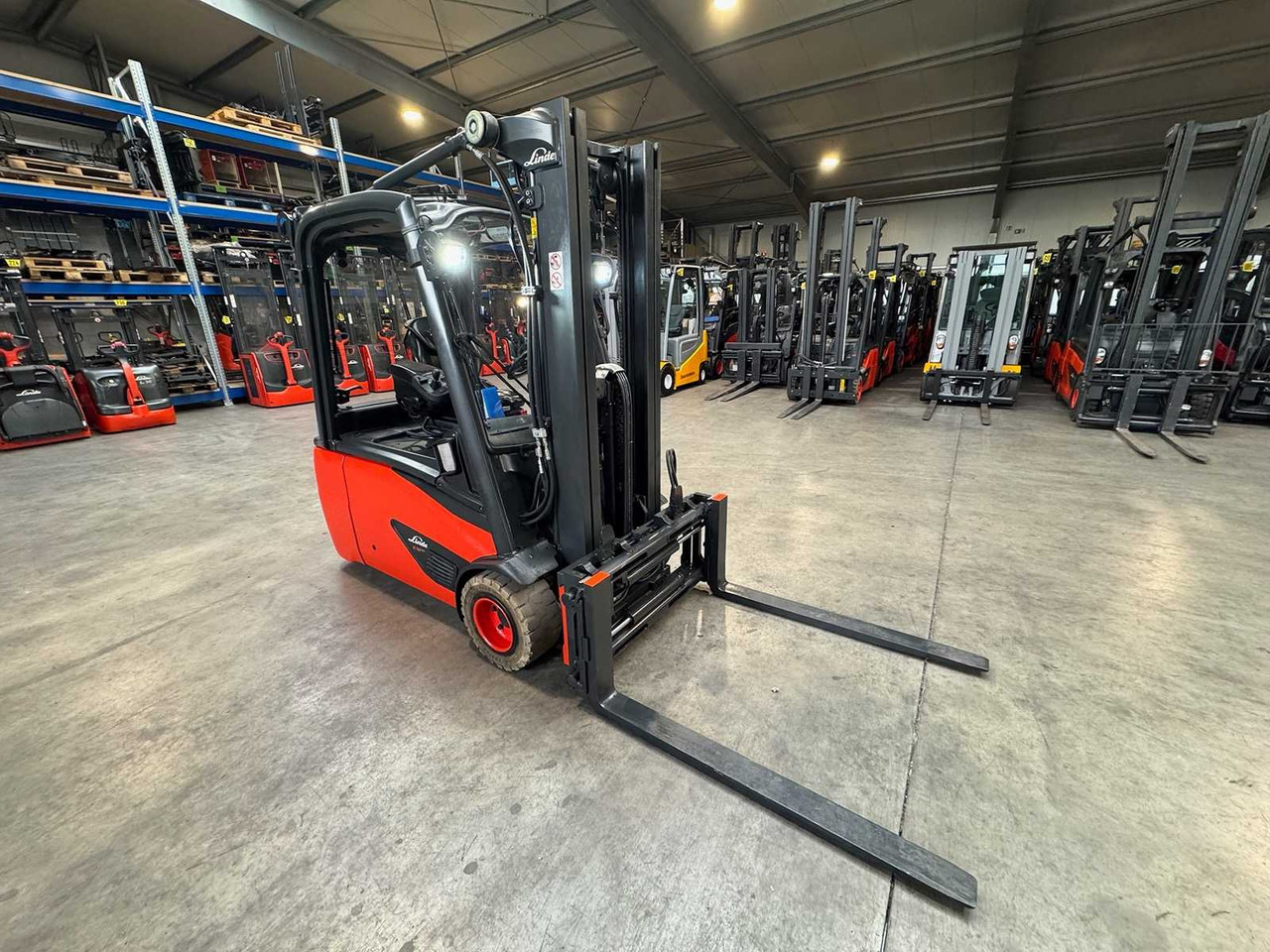 2018 SERVICE+UVV 10/2026 LINDE E18L EVO TRIPLEX 3RD + 4TH VALVE FORK ADJUSTER ELECTRIC FORKLIFT 6,055 HOURS - 叉车:图4 2018 SERVICE+UVV 10/2026 LINDE E18L EVO TRIPLEX 3RD + 4TH VALVE FORK ADJUSTER ELECTRIC FORKLIFT 6,055 HOURS - 叉车:图4
