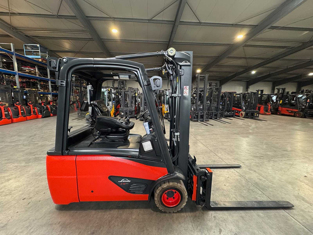 2018 SERVICE+UVV 10/2026 LINDE E18L EVO TRIPLEX 3RD + 4TH VALVE FORK ADJUSTER ELECTRIC FORKLIFT 6,055 HOURS - 叉车:图5 2018 SERVICE+UVV 10/2026 LINDE E18L EVO TRIPLEX 3RD + 4TH VALVE FORK ADJUSTER ELECTRIC FORKLIFT 6,055 HOURS - 叉车:图5
