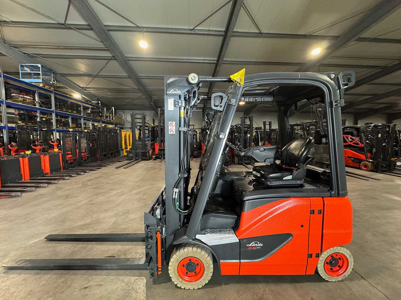 2018 SERVICE + UVV 11/2026 LINDE E16PH EVO TRIPLEX 3RD + 4TH VALVE 152CM FORK ADJUSTER ELECTRIC FORKLIFT 3,934 HOURS - 叉车:图2 2018 SERVICE + UVV 11/2026 LINDE E16PH EVO TRIPLEX 3RD + 4TH VALVE 152CM FORK ADJUSTER ELECTRIC FORKLIFT 3,934 HOURS - 叉车:图2