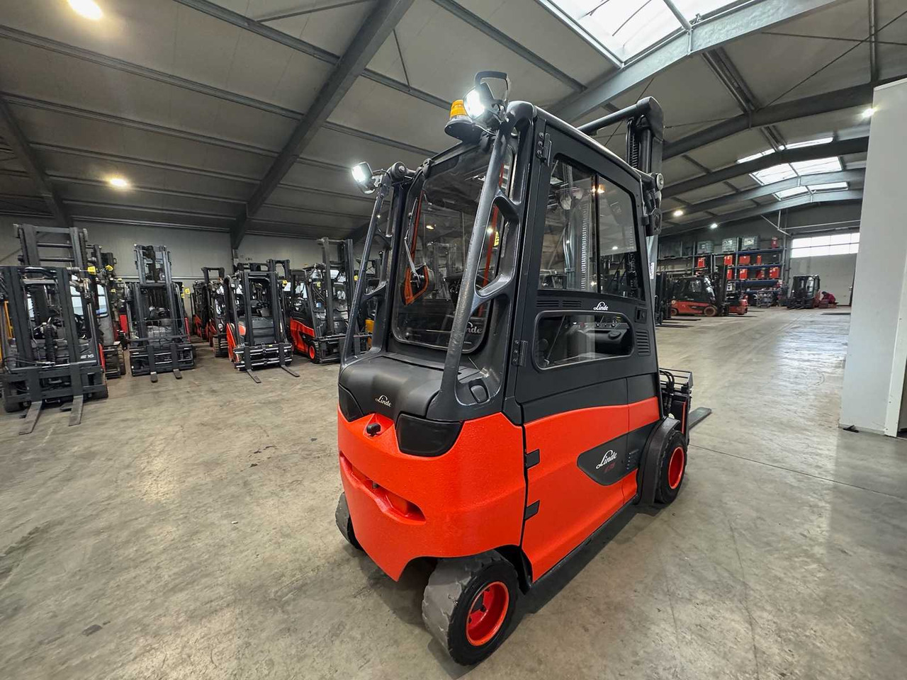 2018 SERVICE+UVV 11/2026 LINDE E35HL 3.500KG 3.+4. - 叉车:图5 2018 SERVICE+UVV 11/2026 LINDE E35HL 3.500KG 3.+4. - 叉车:图5