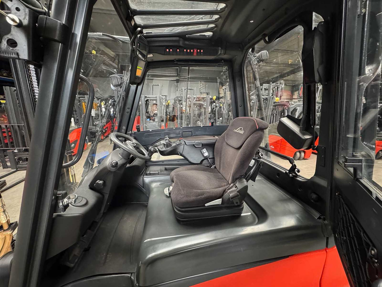 叉车 2018 SERVICE+UVV 11/2026 LINDE E35HL 3.500KG 3.+4.:图13 叉车 2018 SERVICE+UVV 11/2026 LINDE E35HL 3.500KG 3.+4.:图13