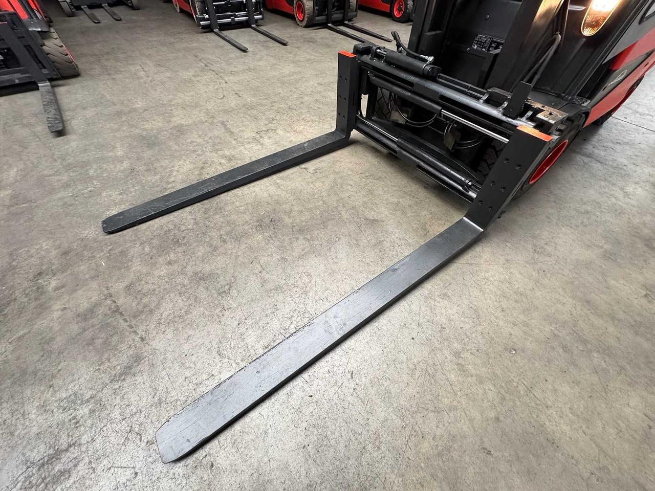 叉车 2018 SERVICE+UVV 11/2026 LINDE E35HL 3.500KG 3.+4.:图10 叉车 2018 SERVICE+UVV 11/2026 LINDE E35HL 3.500KG 3.+4.:图10