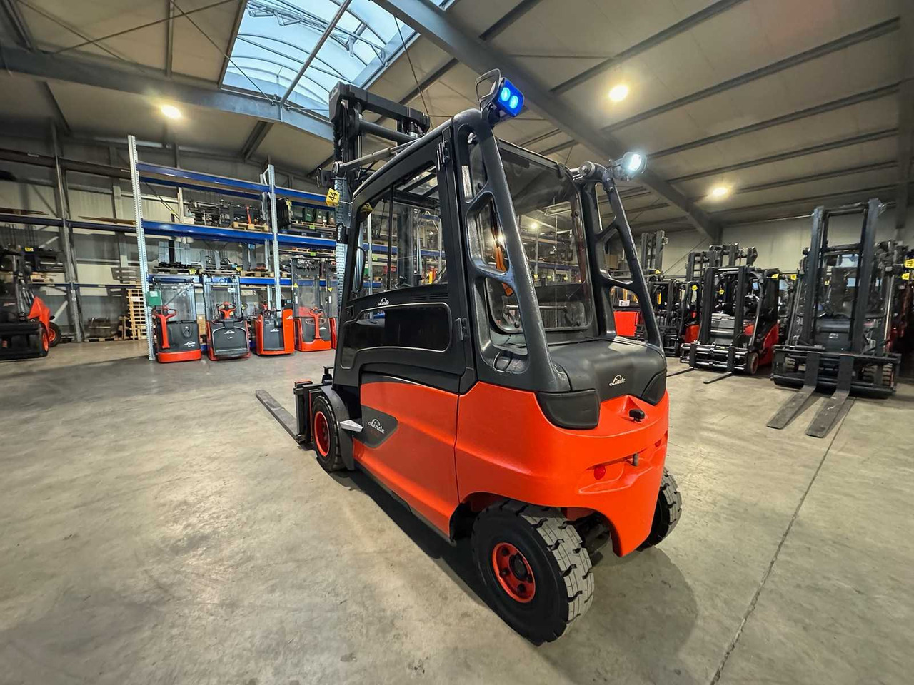 2018 SERVICE+UVV 11/2026 LINDE E50HL 5.000KG 3.+4. - 叉车:图4 2018 SERVICE+UVV 11/2026 LINDE E50HL 5.000KG 3.+4. - 叉车:图4