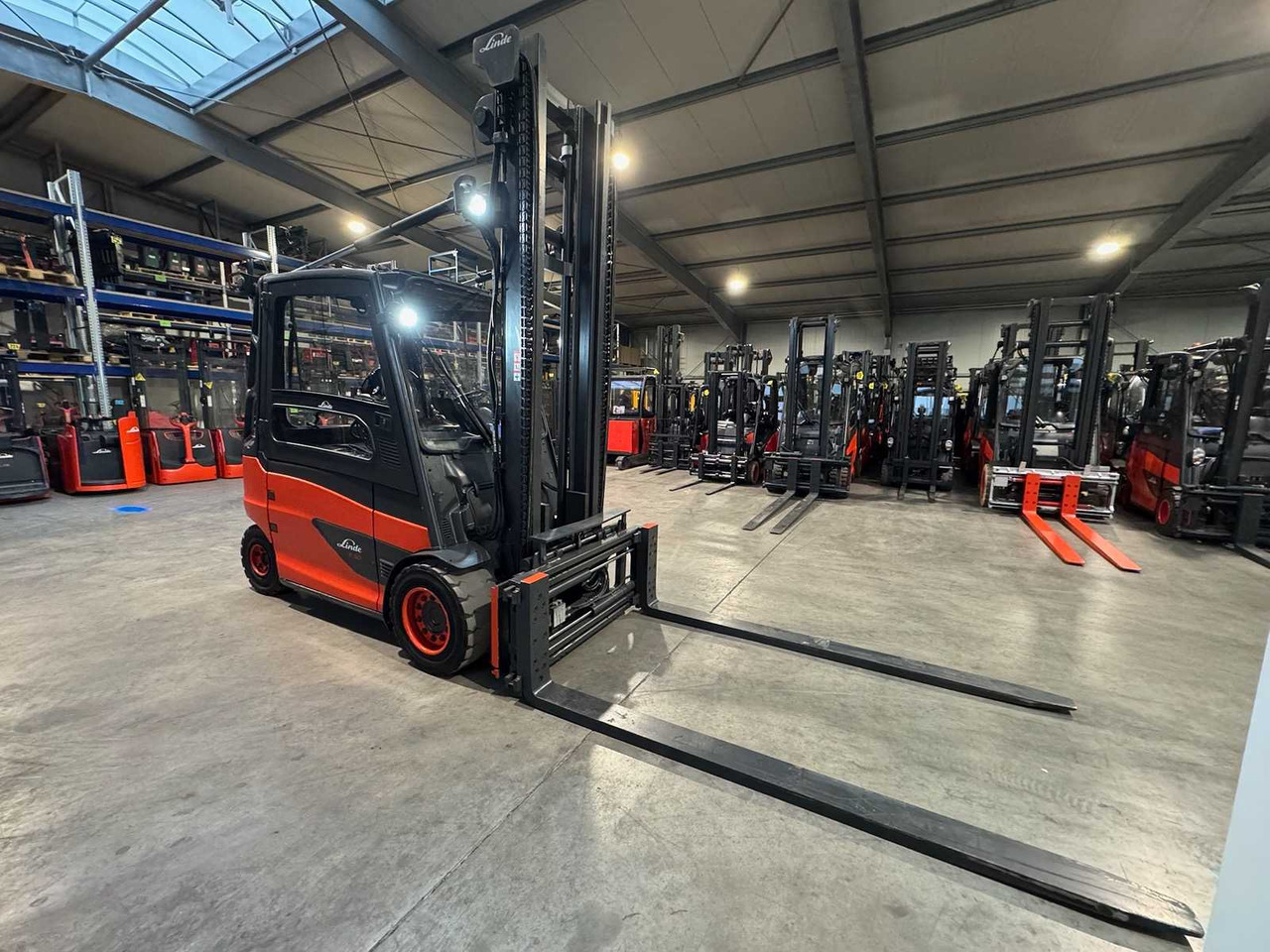 2018 SERVICE+UVV 11/2026 LINDE E50HL 5.000KG 3.+4. - 叉车:图5 2018 SERVICE+UVV 11/2026 LINDE E50HL 5.000KG 3.+4. - 叉车:图5