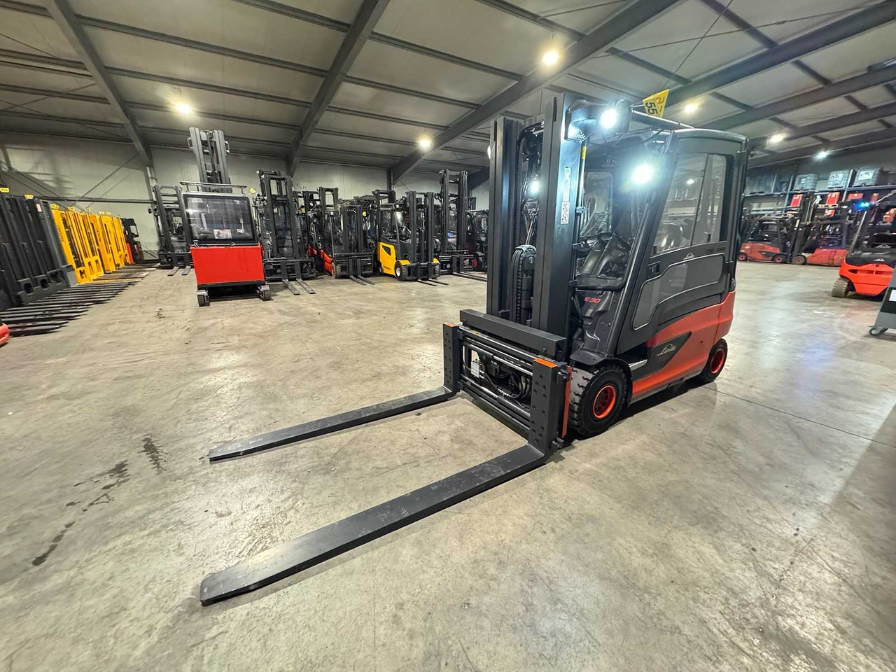 2018 SERVICE + UVV 12/2026 LINDE E25L 2.500KG 3.+4. - 叉车:图3 2018 SERVICE + UVV 12/2026 LINDE E25L 2.500KG 3.+4. - 叉车:图3