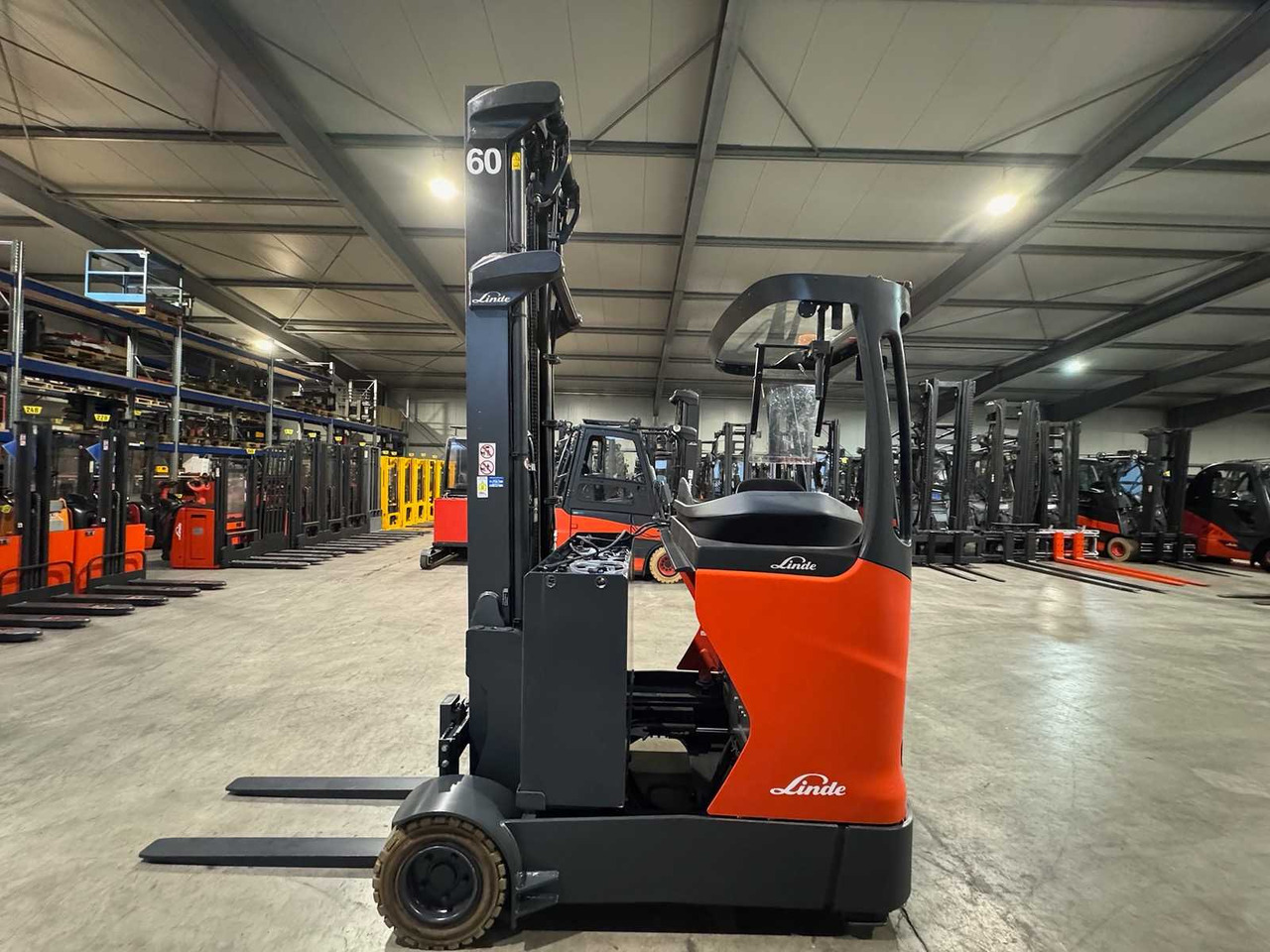 2018 SERVICE + UVV 12/2026 LINDE R14G TRIPLEX 696CM ELECTRIC FORKLIFT OFF-ROAD REACH TRUCK - 叉车:图4 2018 SERVICE + UVV 12/2026 LINDE R14G TRIPLEX 696CM ELECTRIC FORKLIFT OFF-ROAD REACH TRUCK - 叉车:图4