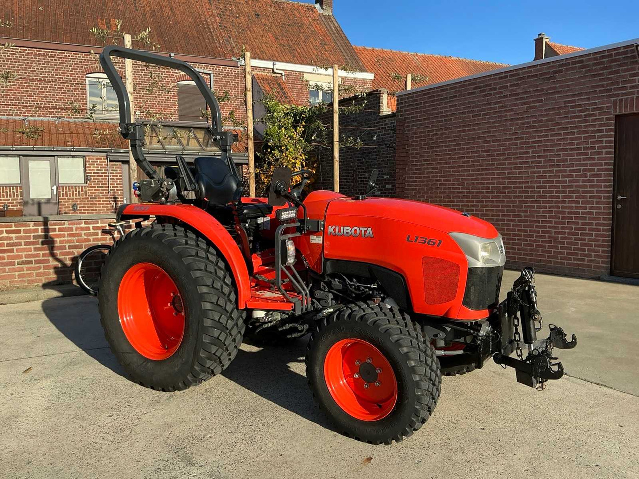 2020 KUBOTA L1361 FOUR WHEEL DRIVE FARM TRACTOR - 拖拉机:图4 2020 KUBOTA L1361 FOUR WHEEL DRIVE FARM TRACTOR - 拖拉机:图4