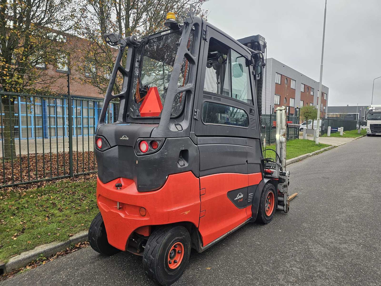 2020 LINDE E45HL-01/600 4500KG MULTI FORK POSITIONER WITH CLAMP FORKLIFT - 叉车:图5 2020 LINDE E45HL-01/600 4500KG MULTI FORK POSITIONER WITH CLAMP FORKLIFT - 叉车:图5
