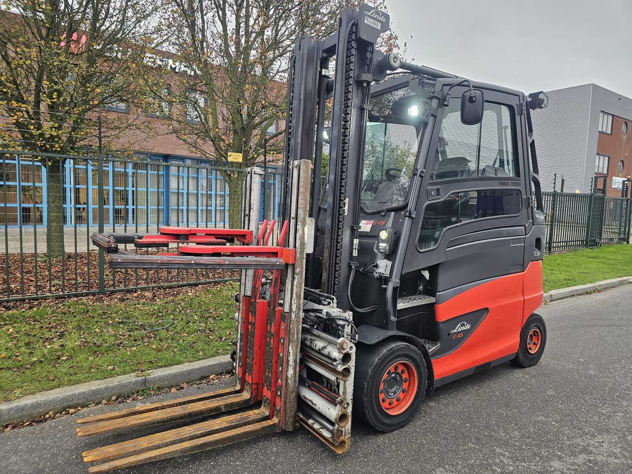 2020 LINDE E45HL-01/600 4500KG MULTI FORK POSITIONER WITH CLAMP FORKLIFT - 叉车:图2 2020 LINDE E45HL-01/600 4500KG MULTI FORK POSITIONER WITH CLAMP FORKLIFT - 叉车:图2
