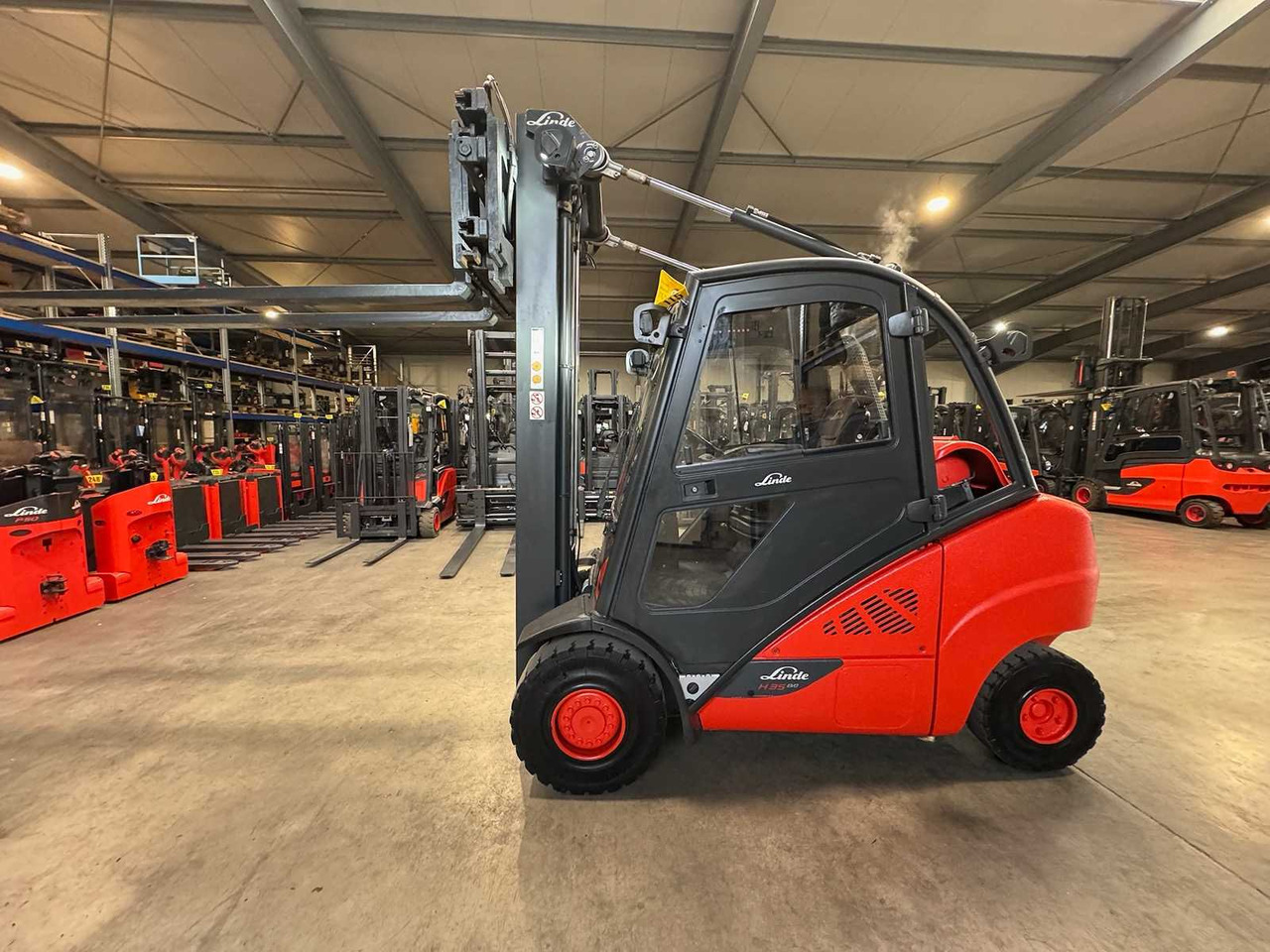 2020 LINDE H35T 3.500KG 3.+4TH VALVE 177CM FORK ADJUSTER TRIPLEX 645CM GAS FORKLIFT FORKLIFT - 叉车:图1 2020 LINDE H35T 3.500KG 3.+4TH VALVE 177CM FORK ADJUSTER TRIPLEX 645CM GAS FORKLIFT FORKLIFT - 叉车:图1