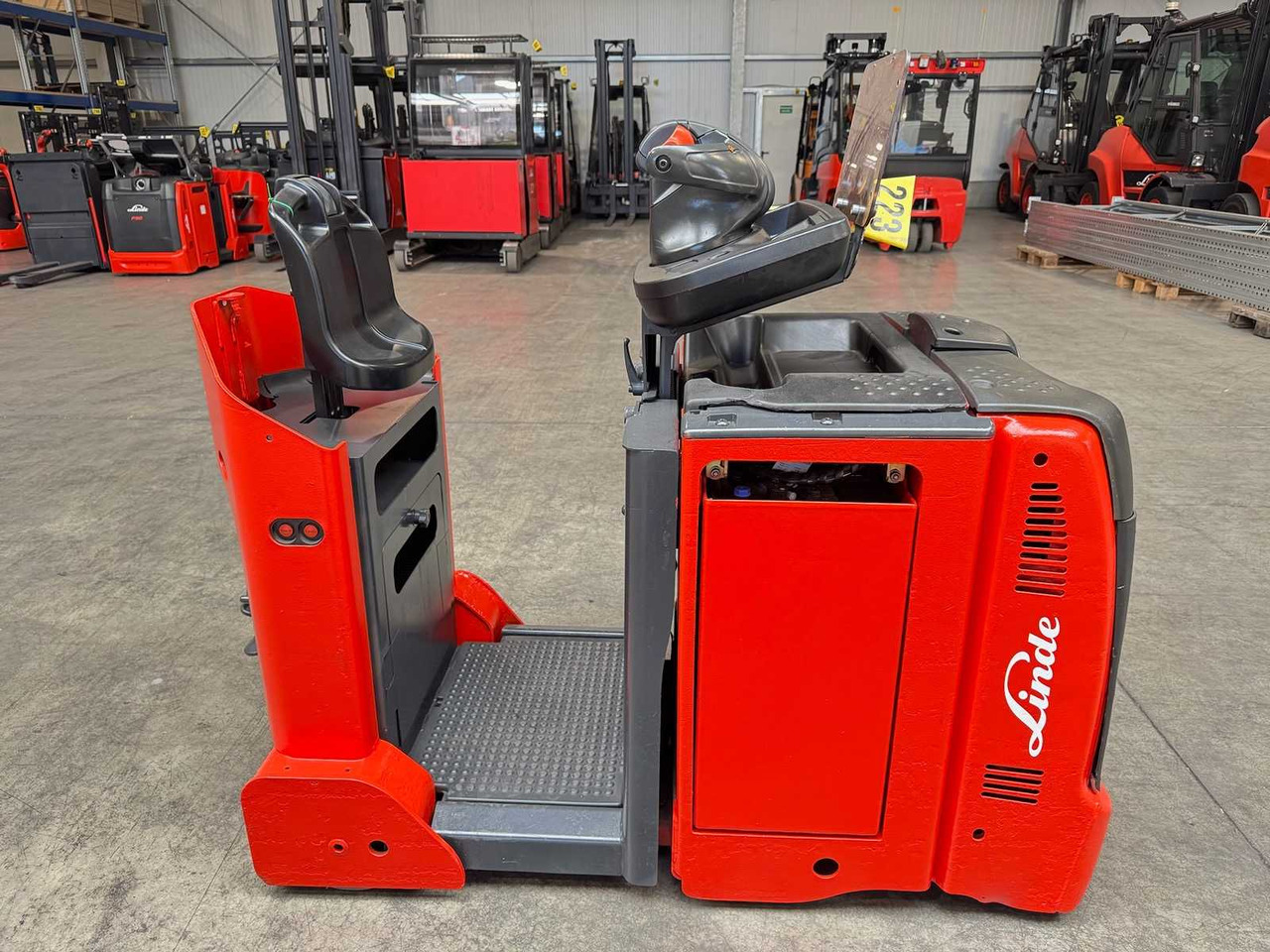 2023 SERVICE + UVV 06/2026 LINDE P50C 5.000KG TRACTOR TOWING VEHICLE TRACTOR 2.633 HOURS 500AH BATTERY - 叉车:图2 2023 SERVICE + UVV 06/2026 LINDE P50C 5.000KG TRACTOR TOWING VEHICLE TRACTOR 2.633 HOURS 500AH BATTERY - 叉车:图2