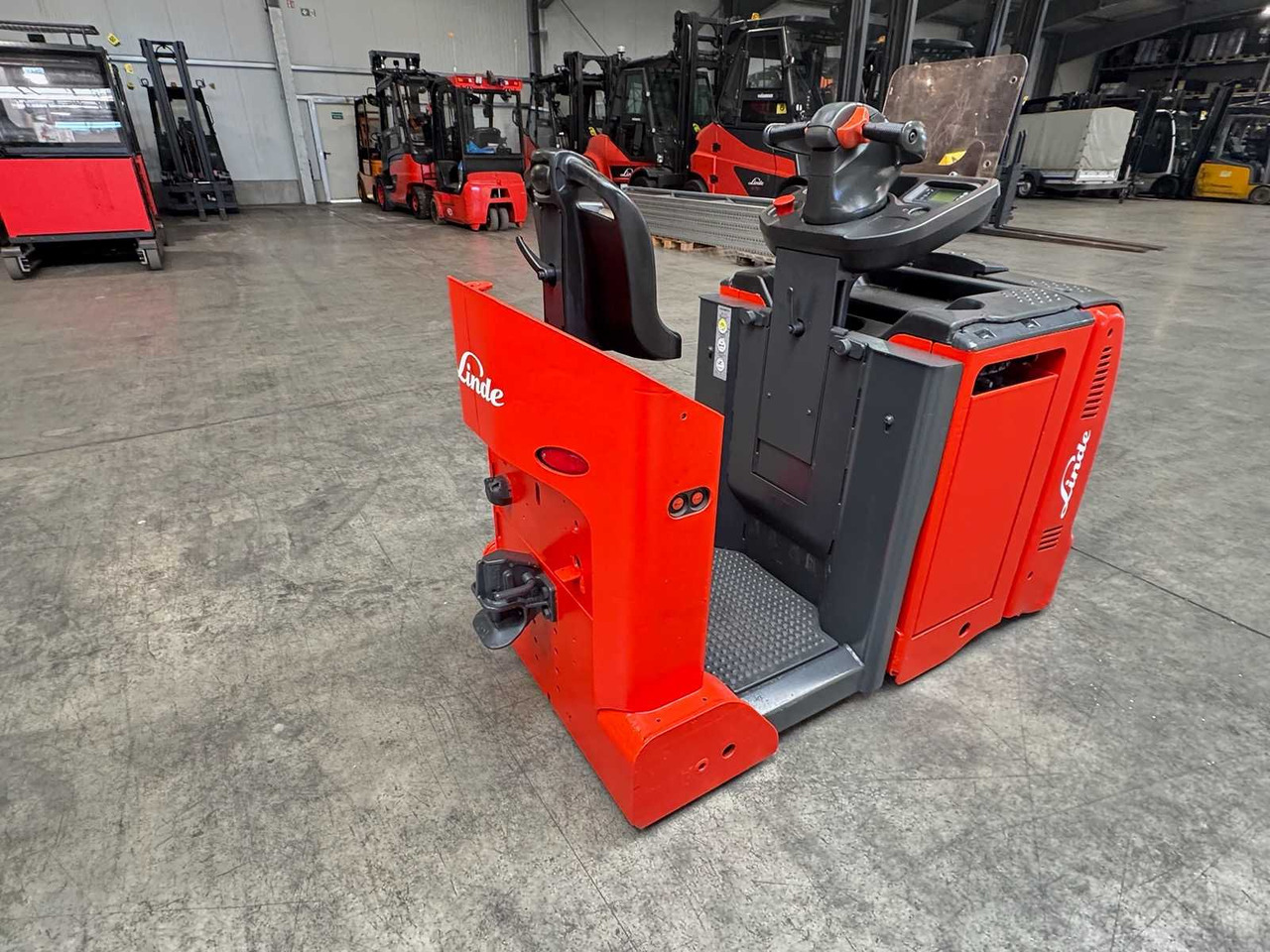 2023 SERVICE + UVV 06/2026 LINDE P50C 5.000KG TRACTOR TOWING VEHICLE TRACTOR 2.633 HOURS 500AH BATTERY - 叉车:图3 2023 SERVICE + UVV 06/2026 LINDE P50C 5.000KG TRACTOR TOWING VEHICLE TRACTOR 2.633 HOURS 500AH BATTERY - 叉车:图3