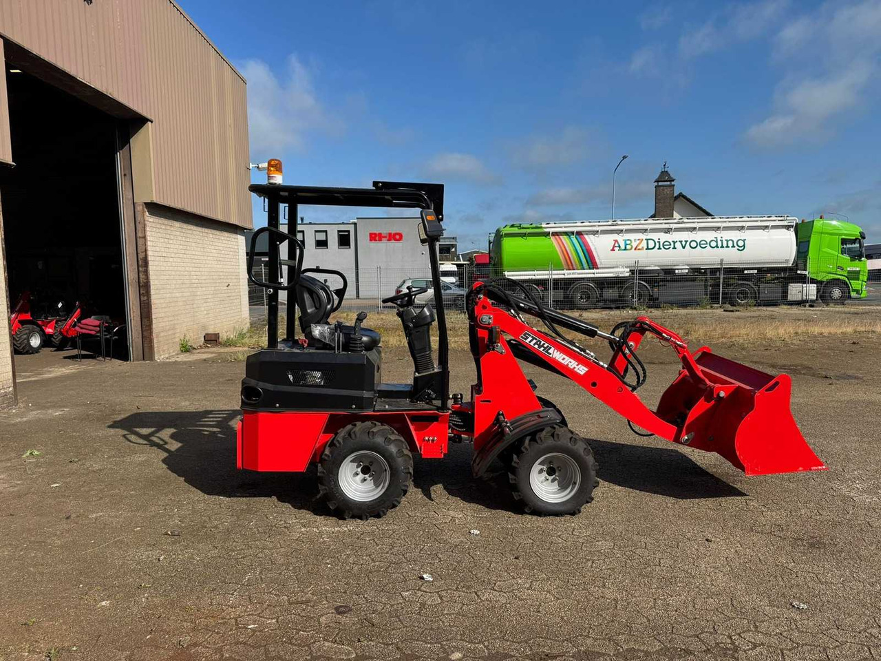 2024 STAHLWORKS R906 SHOVEL - 轮式装载机:图2 2024 STAHLWORKS R906 SHOVEL - 轮式装载机:图2