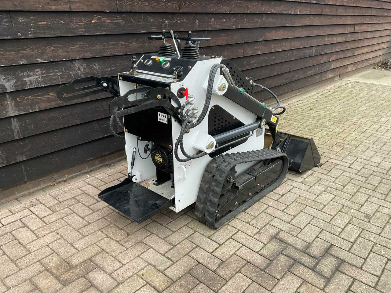 2025 JLH LRT 360 SKID STEER LOADER - 紧凑型轨道装载机:图3 2025 JLH LRT 360 SKID STEER LOADER - 紧凑型轨道装载机:图3