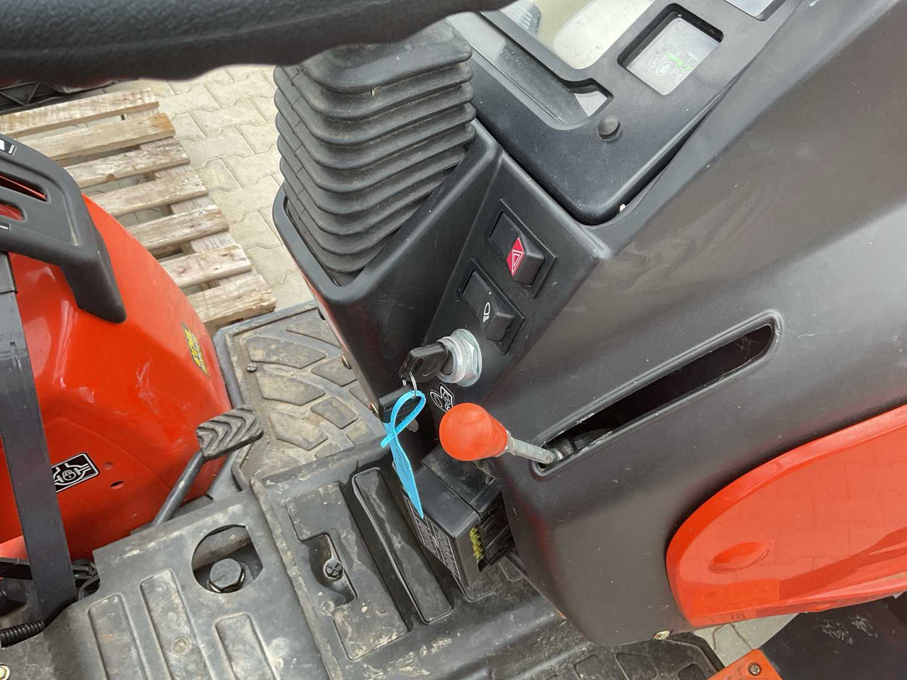 Avenger  - 紧凑型拖拉机:图2 Avenger  - 紧凑型拖拉机:图2