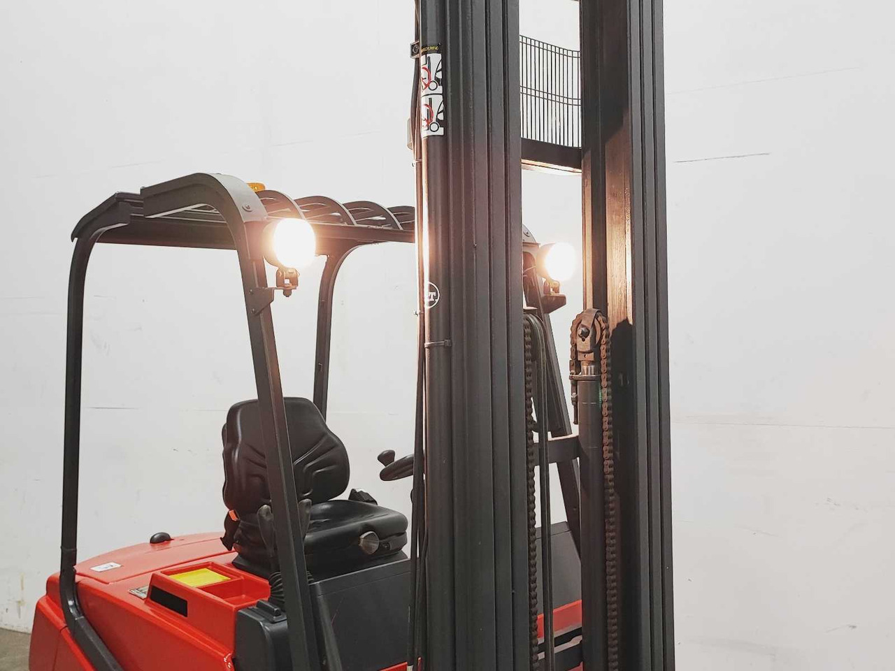 叉车 BT - 2002 - CBE 2.0F - FORKLIFT TRUCK:图11 叉车 BT - 2002 - CBE 2.0F - FORKLIFT TRUCK:图11