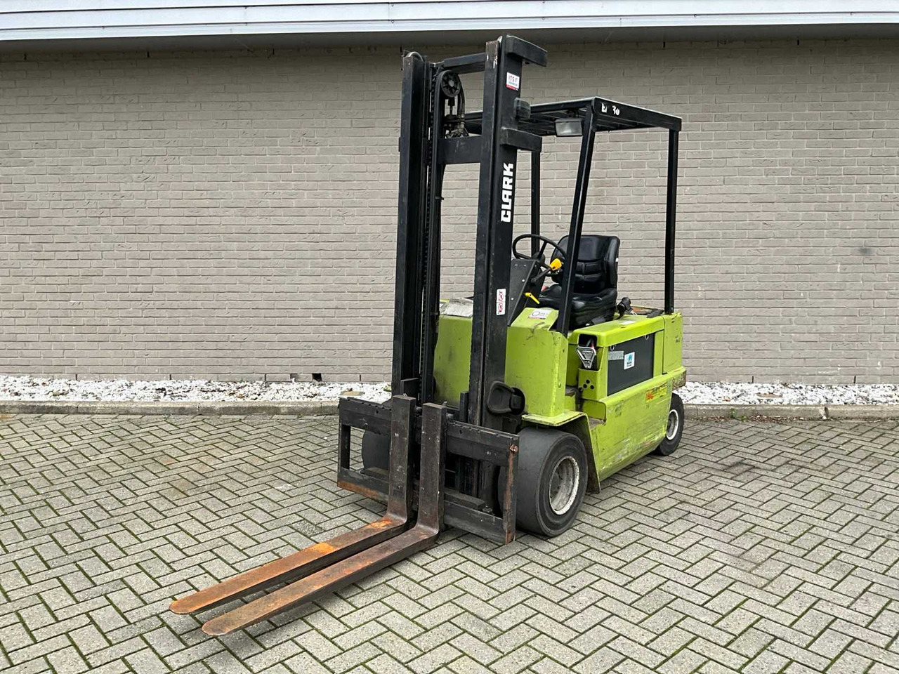 CLARK - EM30S - FORKLIFT - 叉车:图1 CLARK - EM30S - FORKLIFT - 叉车:图1