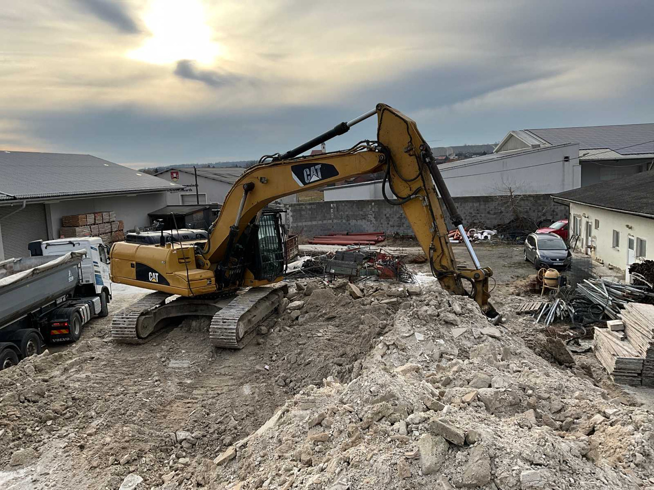 Caterpillar 324DLN - 履带式挖掘机:图1 Caterpillar 324DLN - 履带式挖掘机:图1