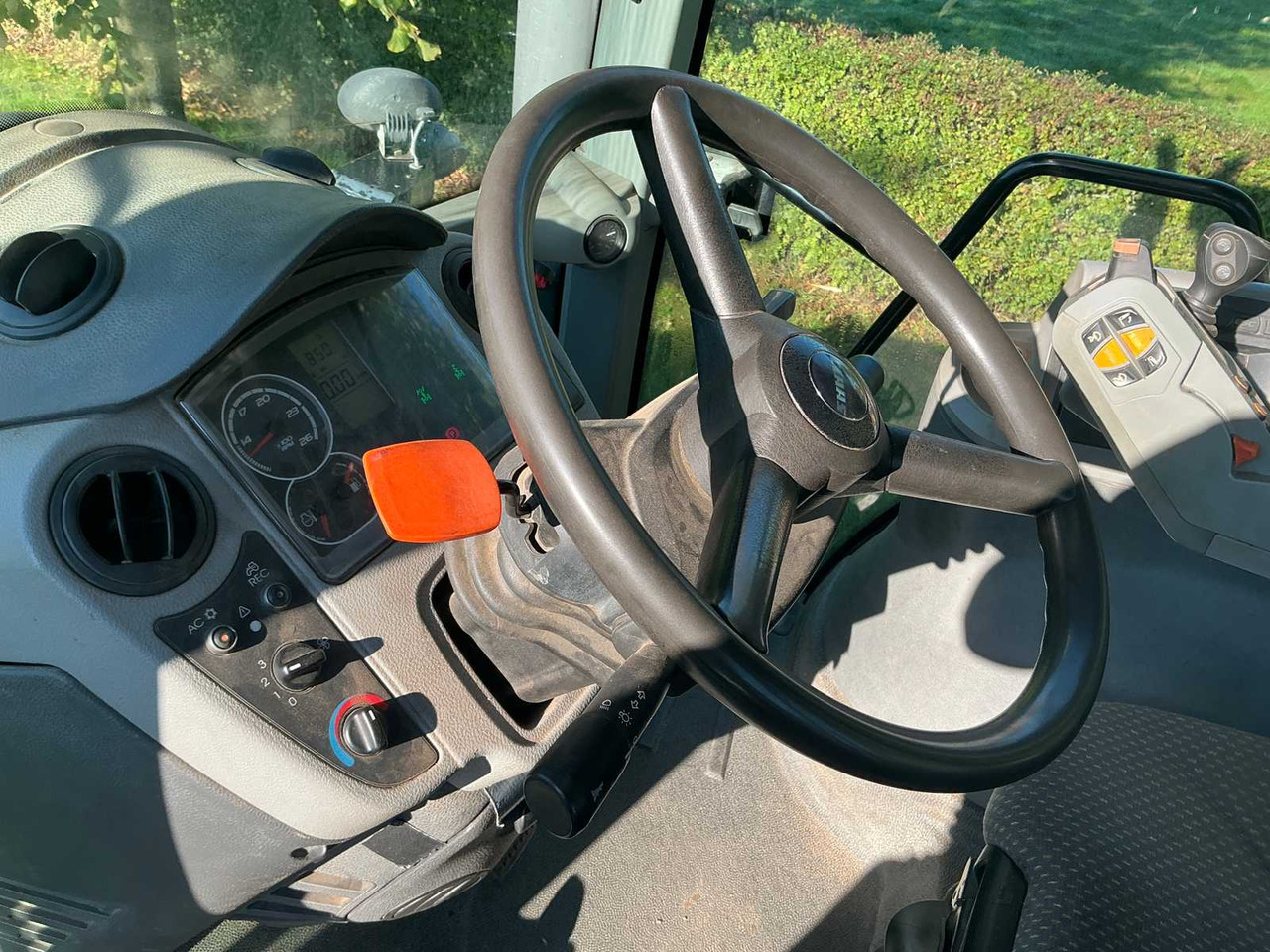 拖拉机 Claas 640 Arion A19：图22