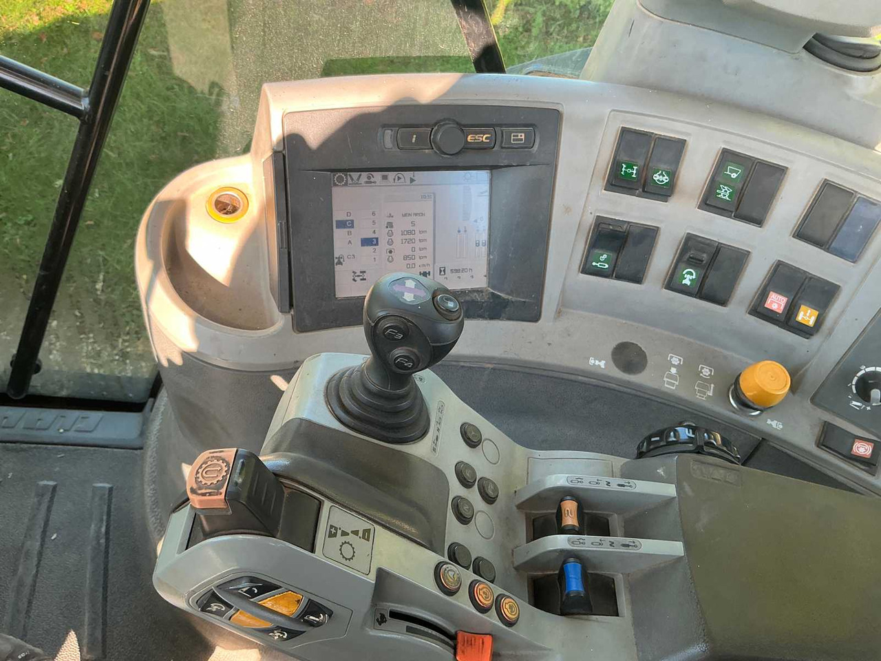 拖拉机 Claas 640 Arion A19：图29