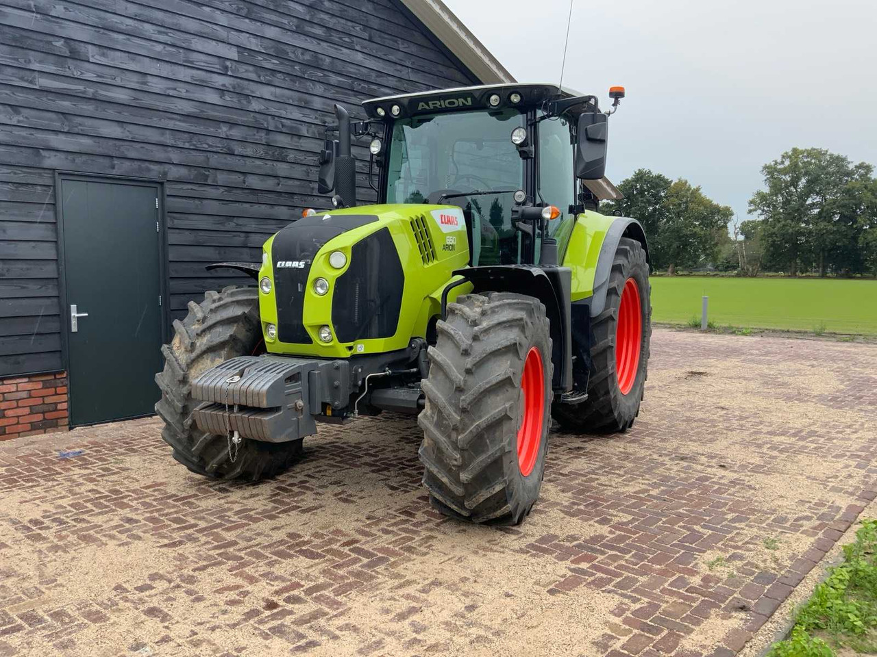 Claas Arion 650 - 拖拉机:图1 Claas Arion 650 - 拖拉机:图1