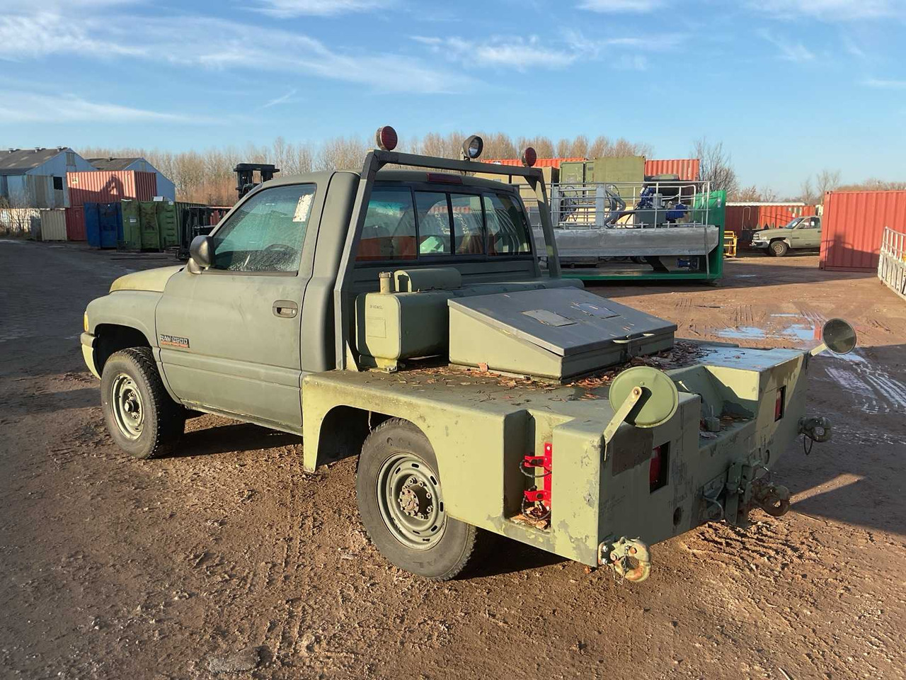 DODGE 2500 RAM AIRPLANE TUG - 小型货车:图4 DODGE 2500 RAM AIRPLANE TUG - 小型货车:图4