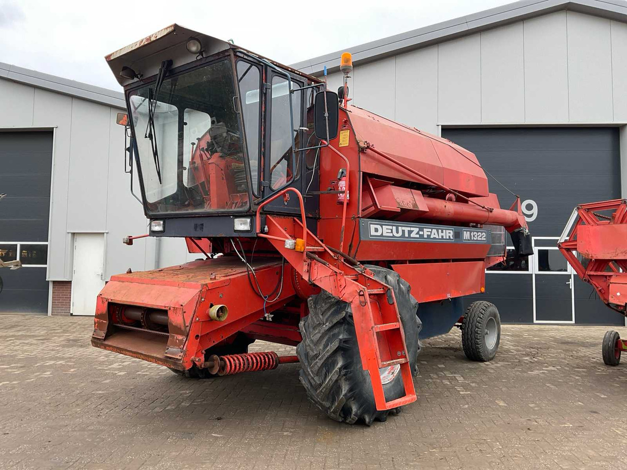 Deutz-Fahr M 1322 - 联合收割机:图2 Deutz-Fahr M 1322 - 联合收割机:图2