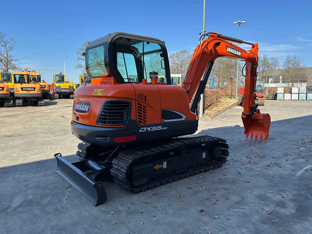 Doosan DX55-9C - 履带式挖掘机:图4 Doosan DX55-9C - 履带式挖掘机:图4