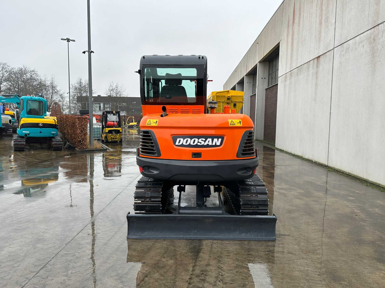 Doosan DX60-9C - 履带式挖掘机:图4 Doosan DX60-9C - 履带式挖掘机:图4