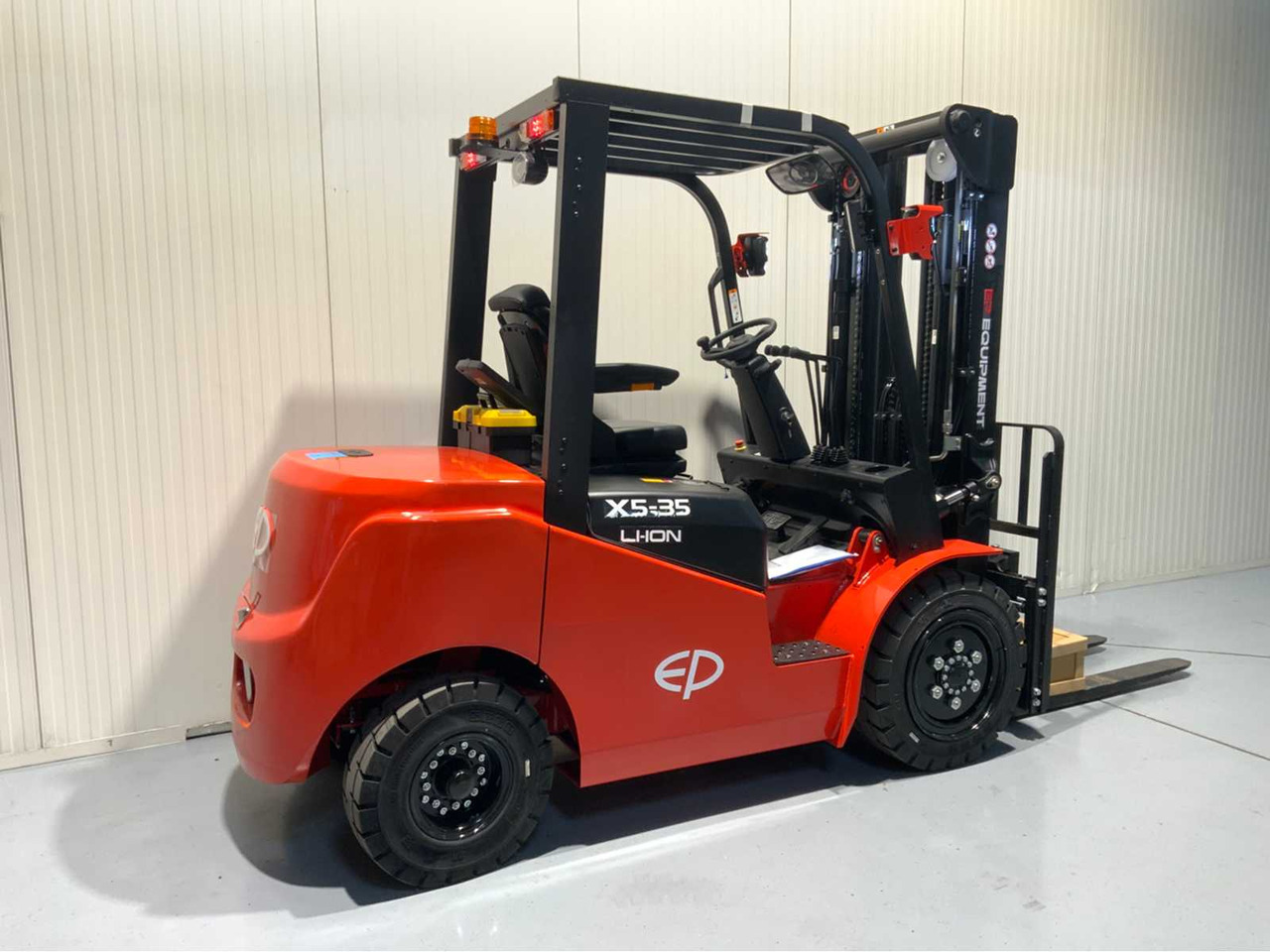 EP 3500KG LIFTING CAPACITY- 4.8 METER PLYWOOD, FREE-LIFT, SIDE-SHIFT FORKLIFT - 叉车:图4 EP 3500KG LIFTING CAPACITY- 4.8 METER PLYWOOD, FREE-LIFT, SIDE-SHIFT FORKLIFT - 叉车:图4
