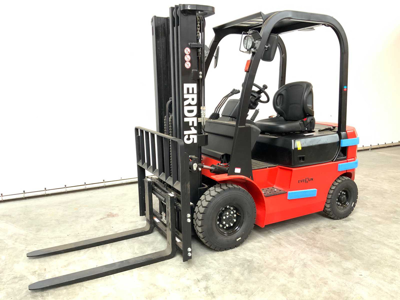 EVERUN - 2024 - ERDF15 - FORKLIFT 1.5T DIESEL - 叉车:图3 EVERUN - 2024 - ERDF15 - FORKLIFT 1.5T DIESEL - 叉车:图3