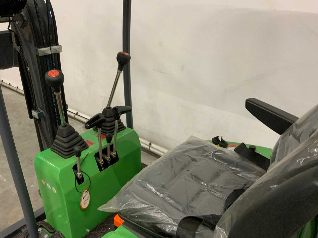 EVERUN - 2025 - ERE12E - ELECTRIC MINI EXCAVATOR - 小型挖掘机:图5 EVERUN - 2025 - ERE12E - ELECTRIC MINI EXCAVATOR - 小型挖掘机:图5