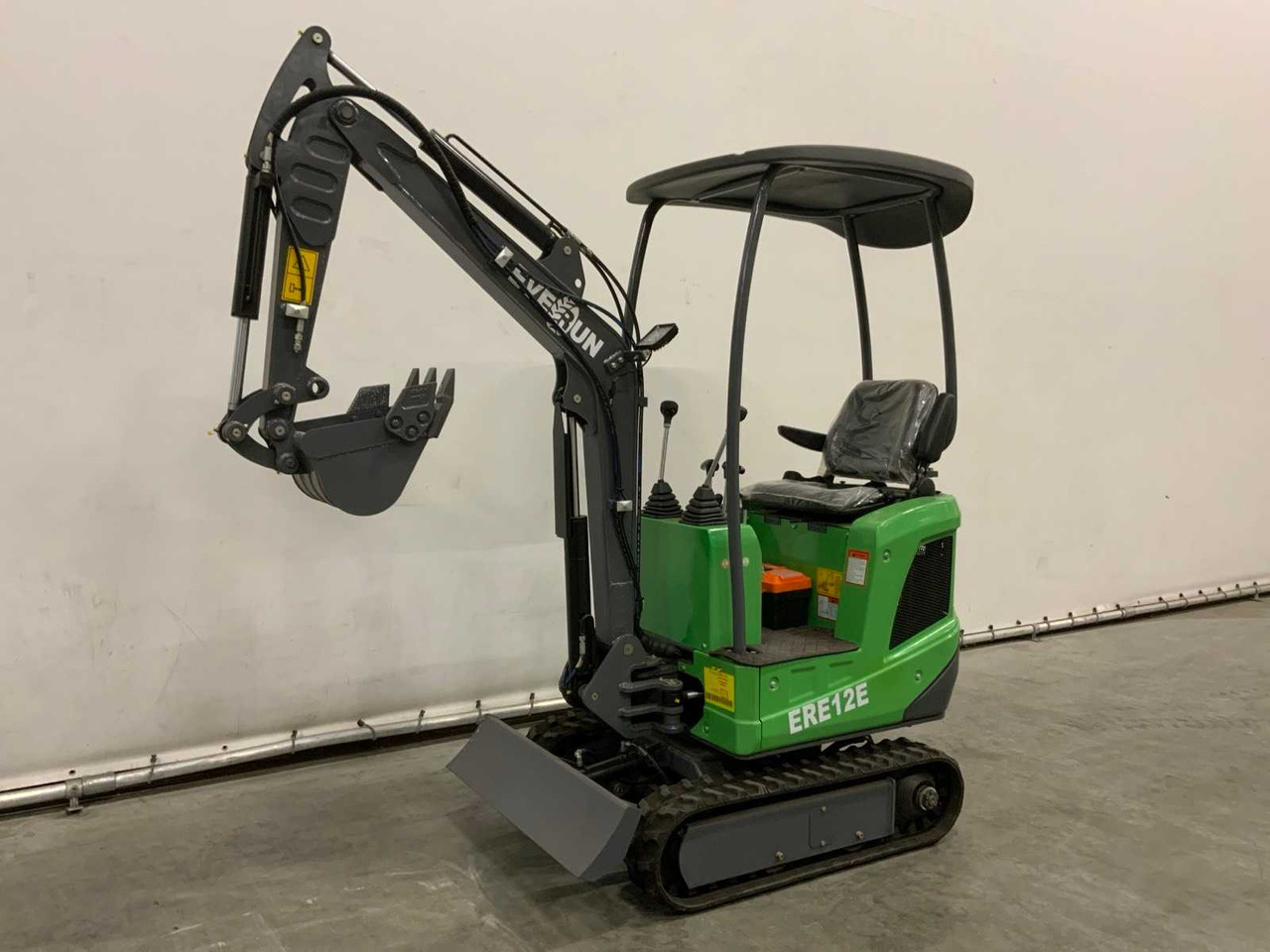 EVERUN - 2025 - ERE12E - ELECTRIC MINI EXCAVATOR - 小型挖掘机:图1 EVERUN - 2025 - ERE12E - ELECTRIC MINI EXCAVATOR - 小型挖掘机:图1