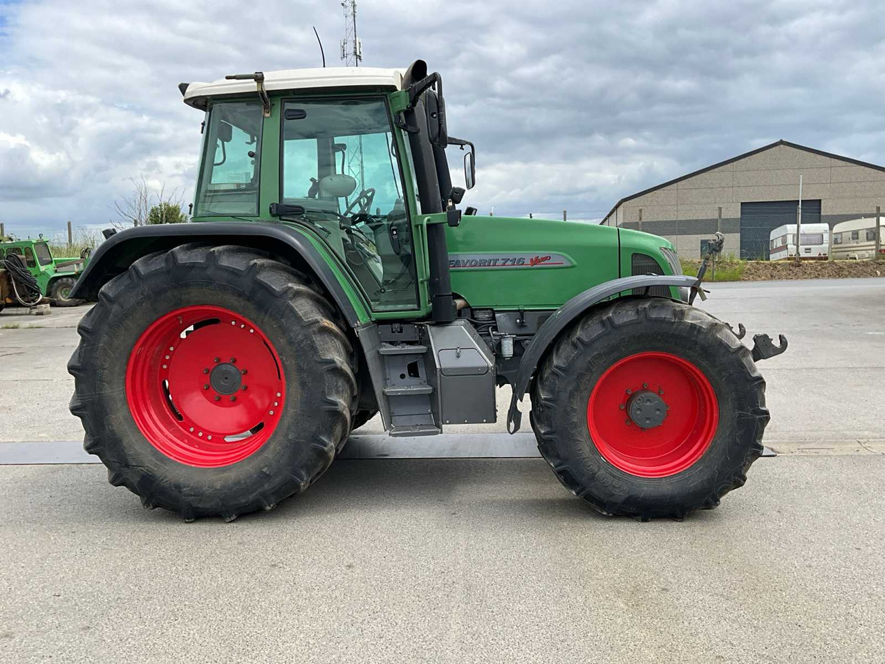 Fendt FENDT 716 Vario - 拖拉机:图2 Fendt FENDT 716 Vario - 拖拉机:图2