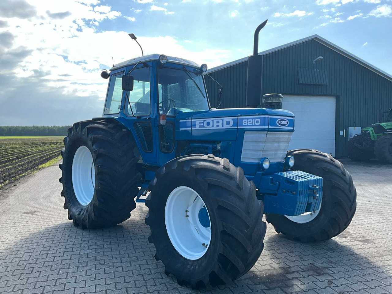 Ford 8210 - 拖拉机:图4 Ford 8210 - 拖拉机:图4