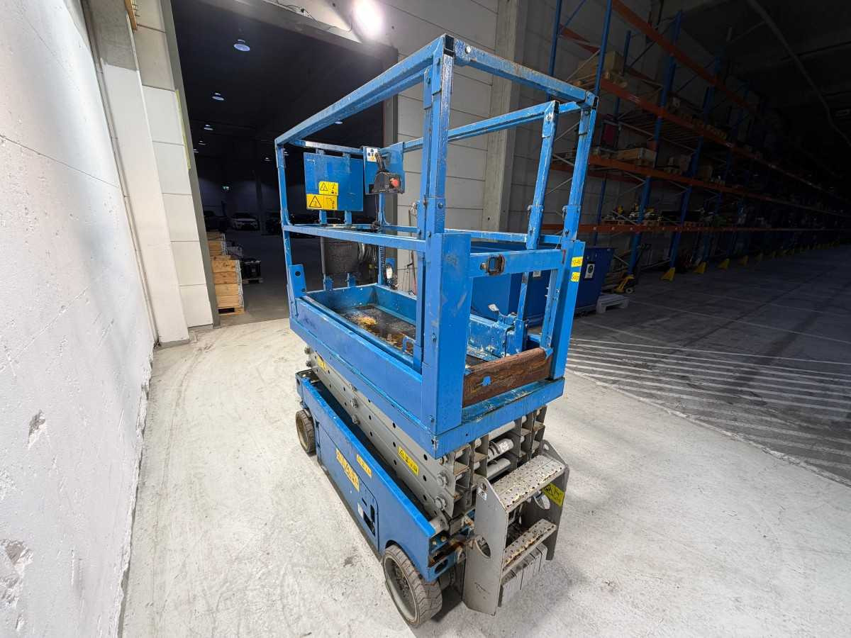 GENIE - 2006 - GS-1932 - AERIAL PLATFORM - 空中平台:图3 GENIE - 2006 - GS-1932 - AERIAL PLATFORM - 空中平台:图3