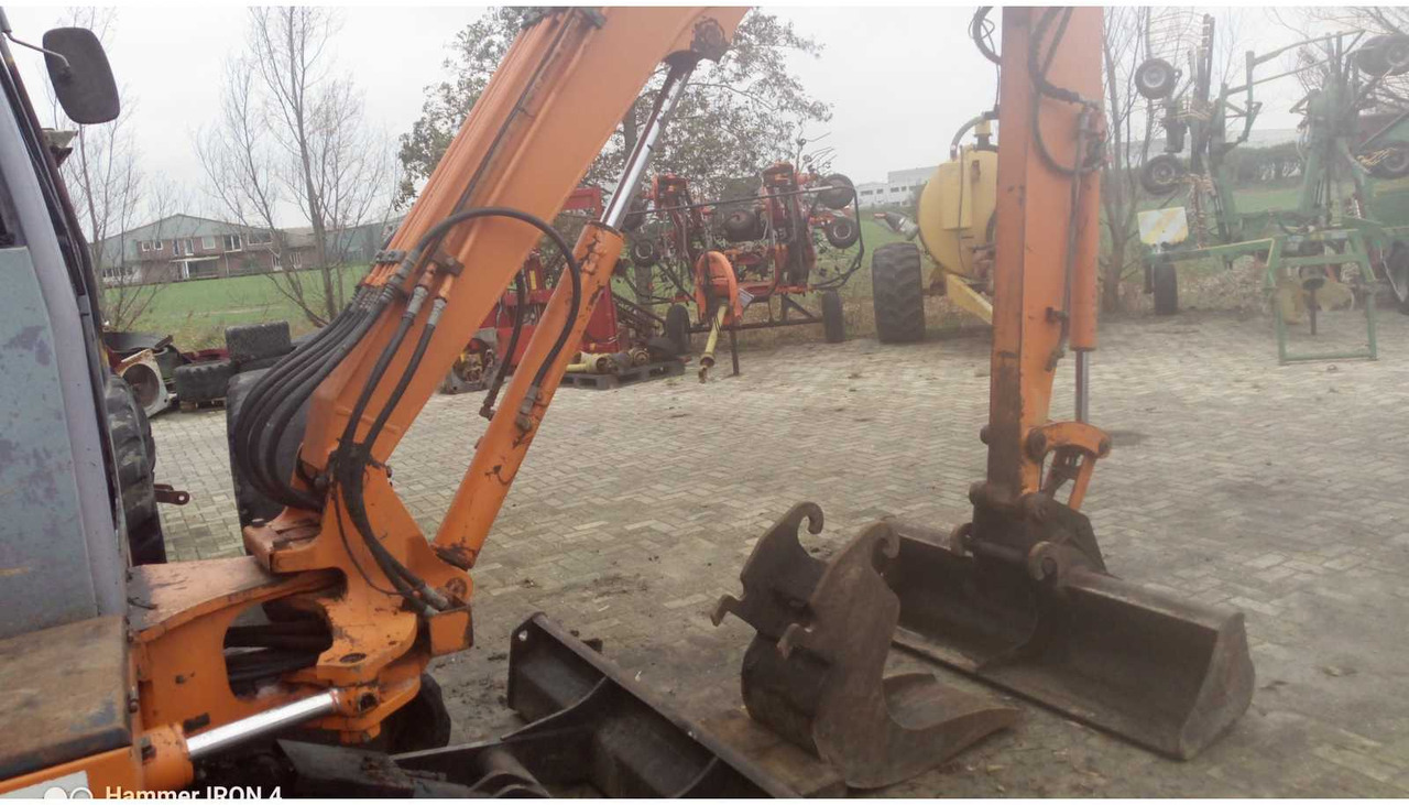 HITACHI EX40 MIDI EXCAVATOR - 挖掘机:图4 HITACHI EX40 MIDI EXCAVATOR - 挖掘机:图4