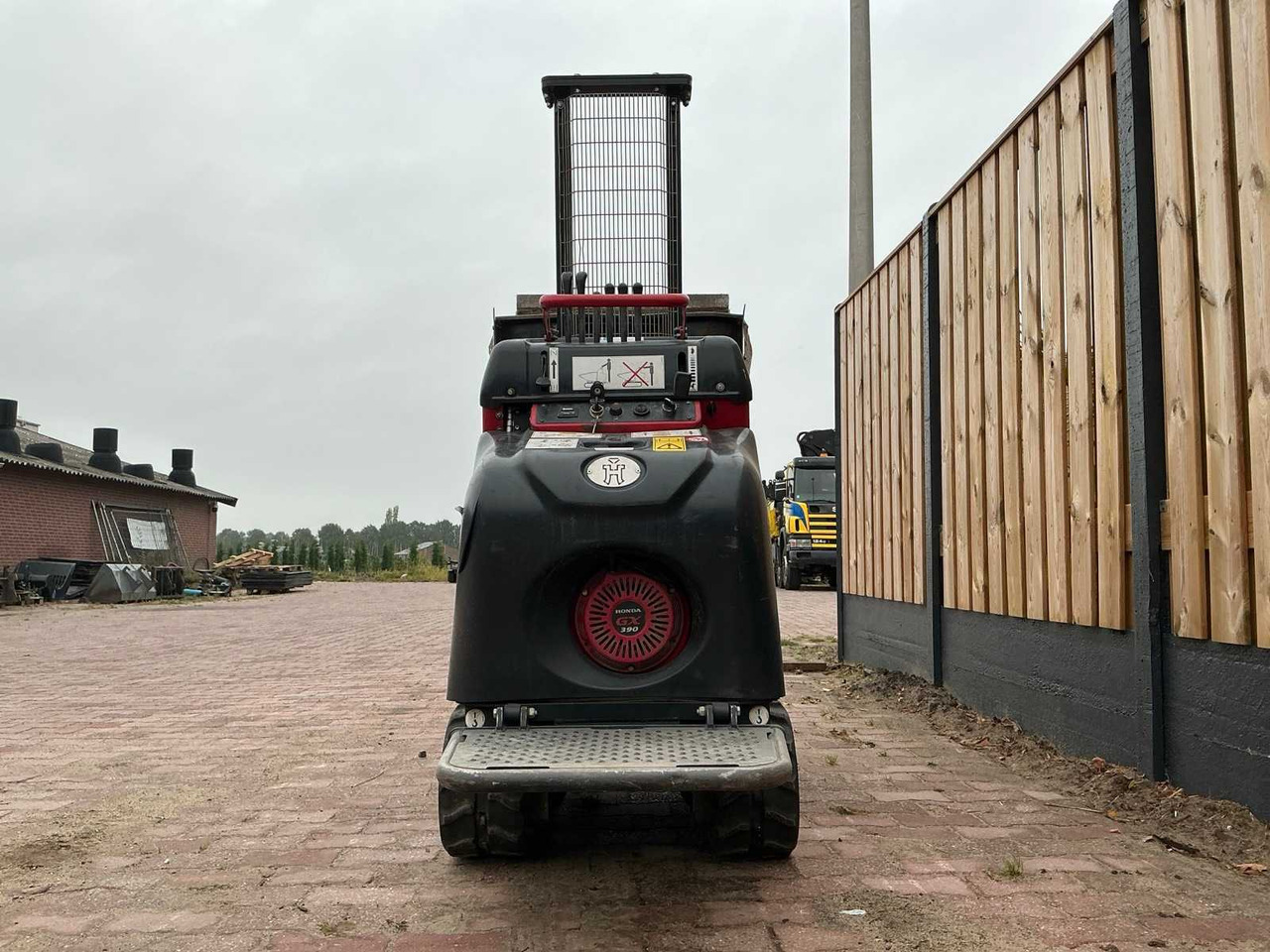 Hinowa HS701 - 自卸车:图4 Hinowa HS701 - 自卸车:图4